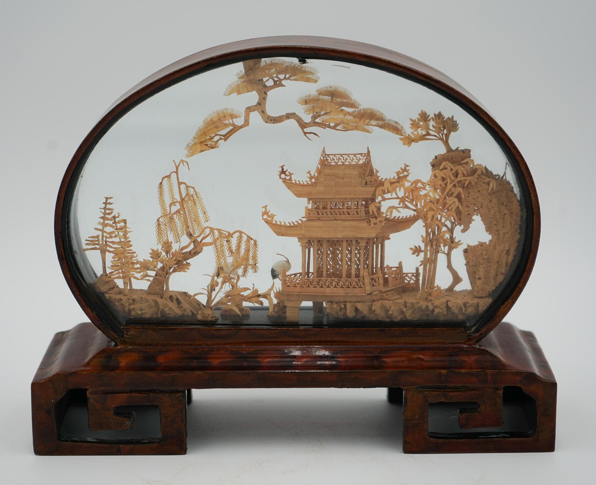 FRAMED CHINESE ORIENTAL CARVED CORK DIORAMA DISPLAY SculPTURE VERY DECORATiVE (Chinesisch) im Angebot