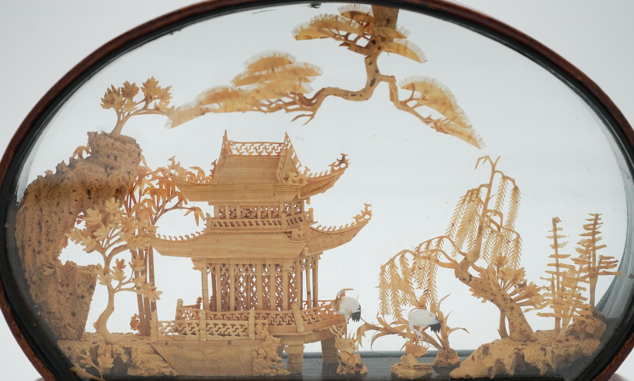 FRAMED CHINESE ORIENTAL CARVED CORK DIORAMA DISPLAY SculPTURE VERY DECORATiVE (Handgefertigt) im Angebot