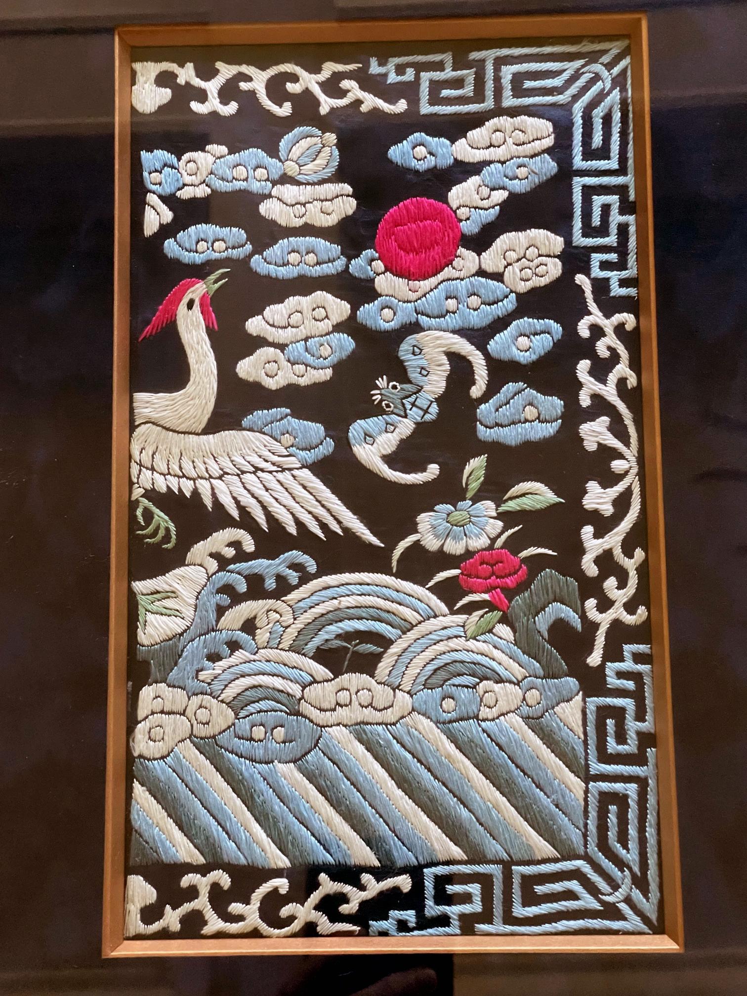 Framed Chinese Qing Dynasty Embroidered Fifth Rank Badge In Good Condition In Atlanta, GA