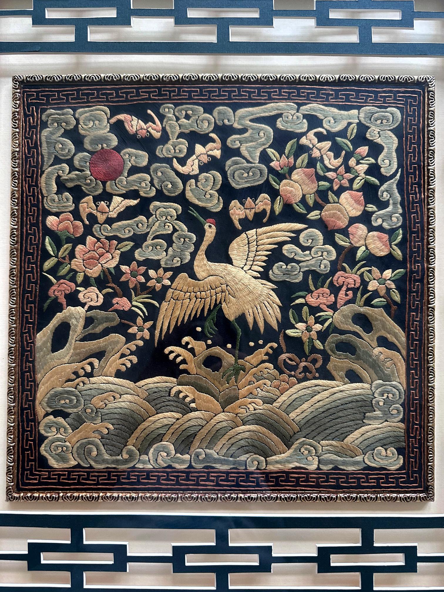 Framed Chinese Qing Dynasty Embroidered First Rank Badge en venta 6
