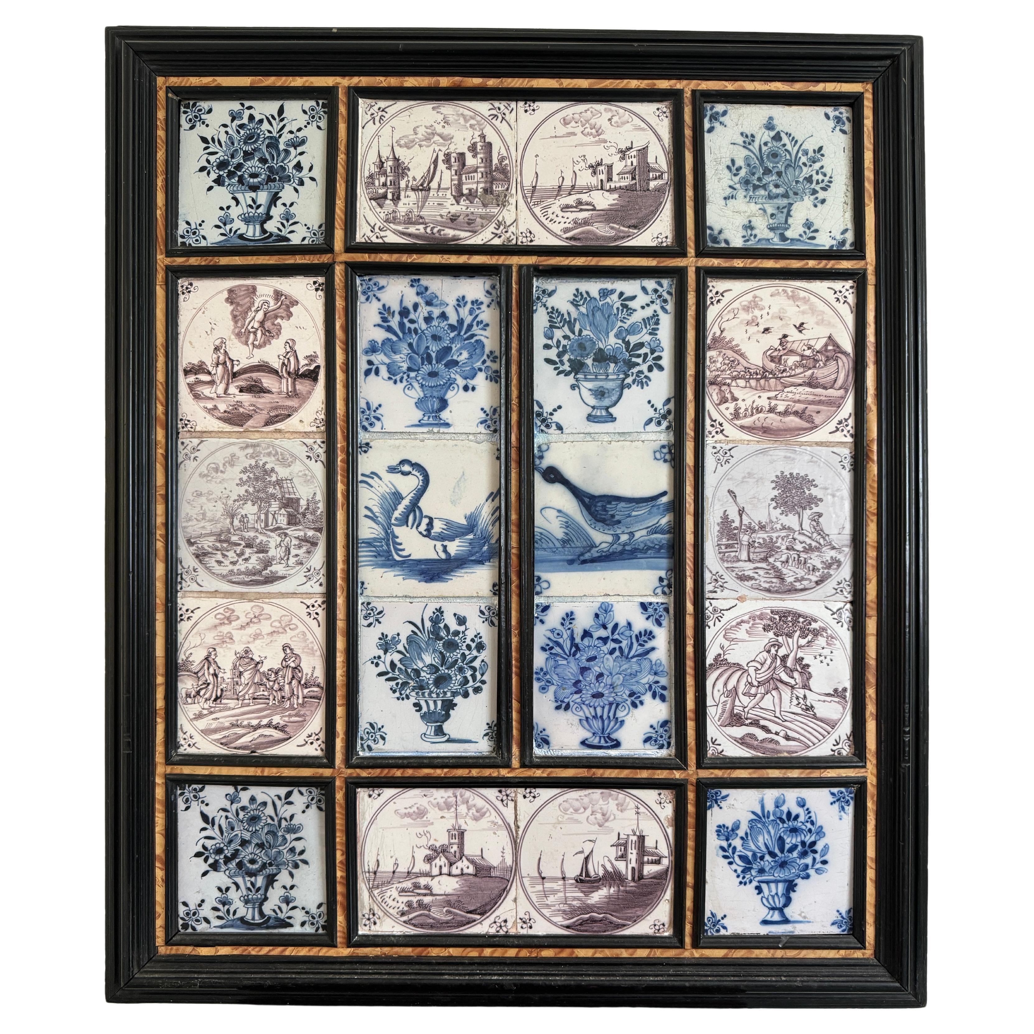 Collection encadrée de 20 carreaux de Delft anciens en vente