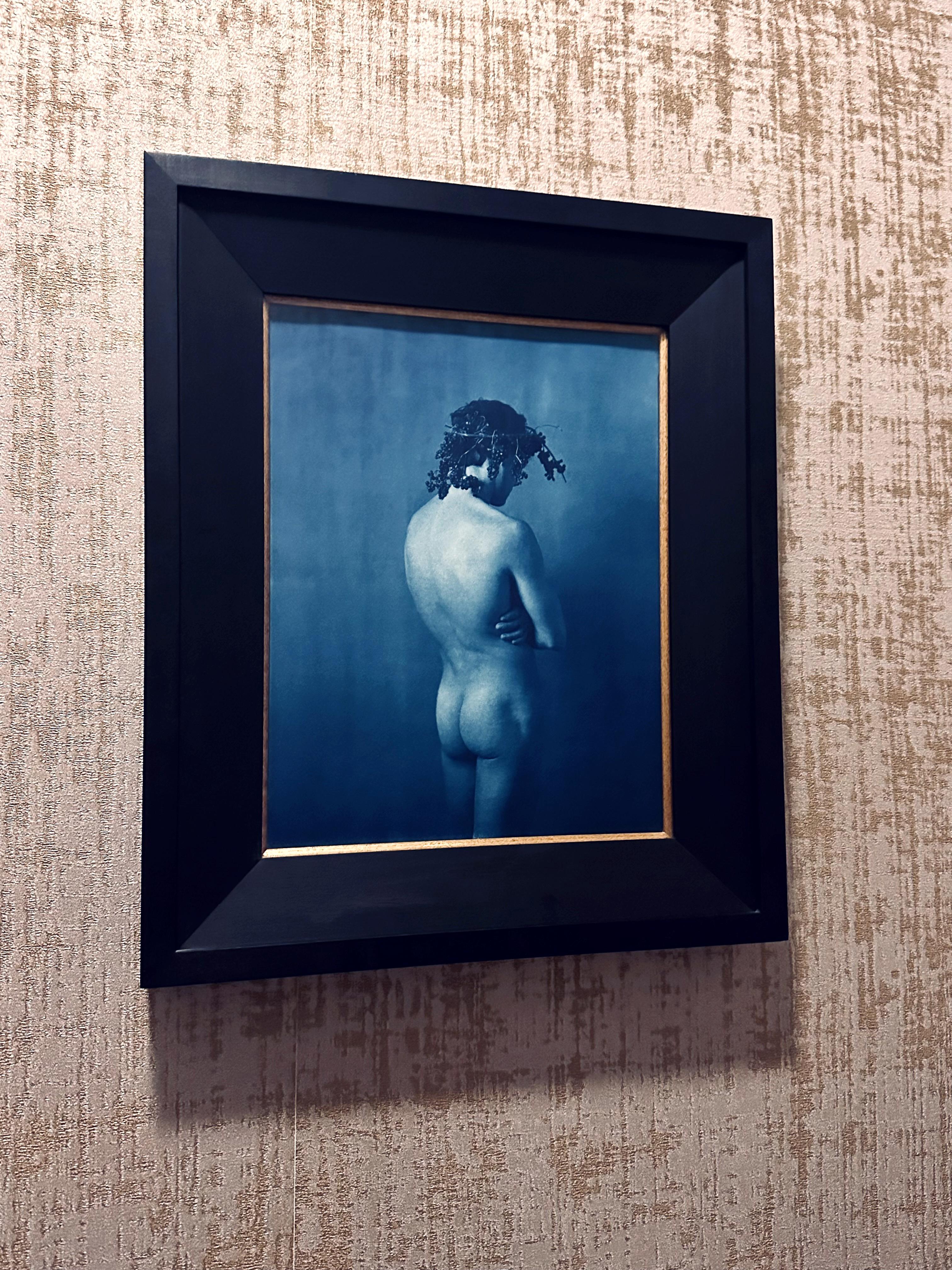 Künstler: John Patrick Dugdale (New York, geb. 1960)
Titel: Bacchus in Ruhestellung
Medium: Cyanotypie
Jahr: 1997
Auflage: Nummer 5/10
Maße: Sicht H 14