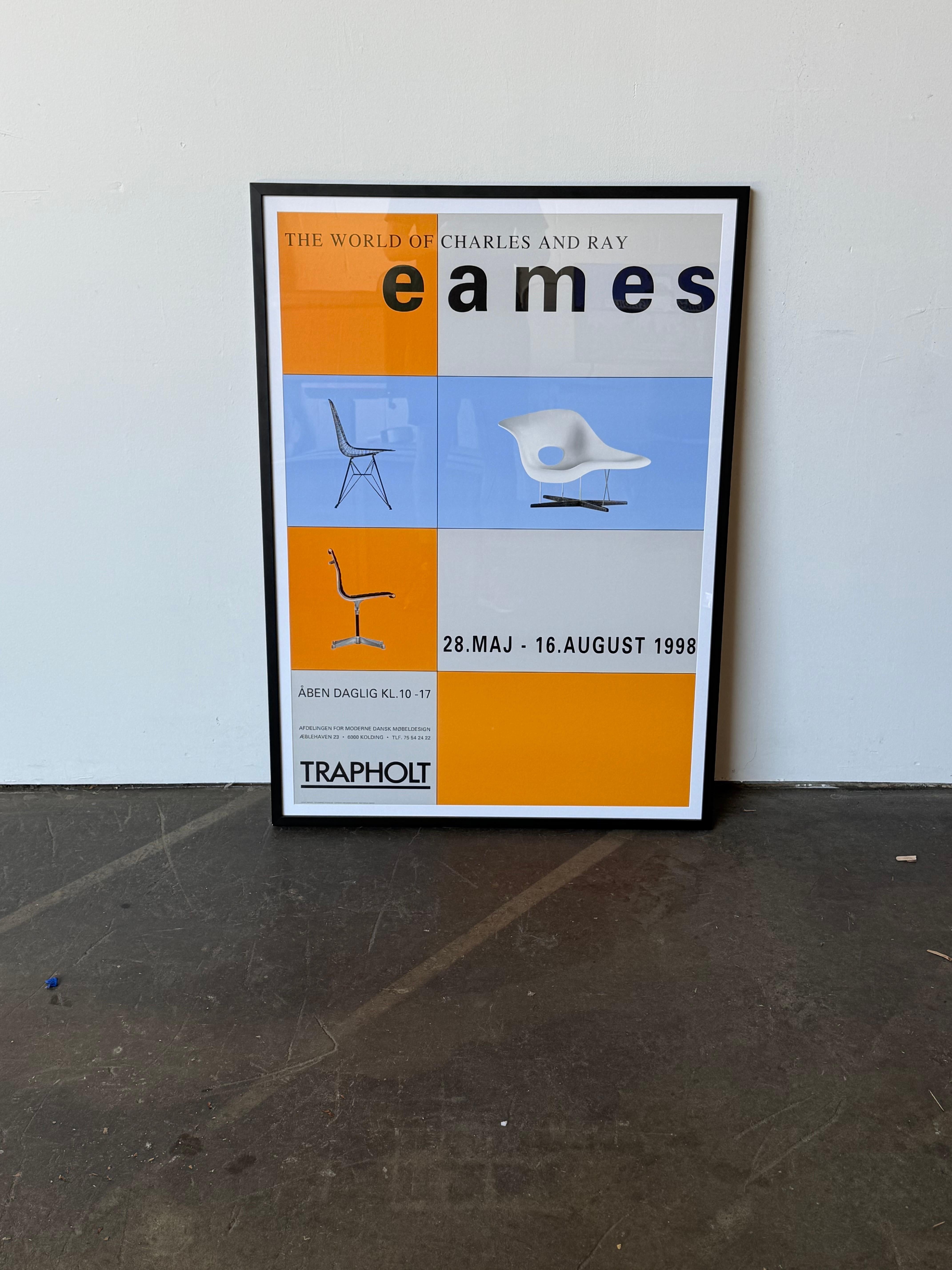 Mid-Century Modern Affiche Eames encadrée de l'exposition du musée Trapholt (Danemark) en vente