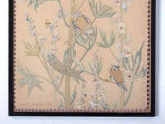 Ricamo a mano inglese del primo Novecento con cornice "Uccelli tra i fiori del giardino".