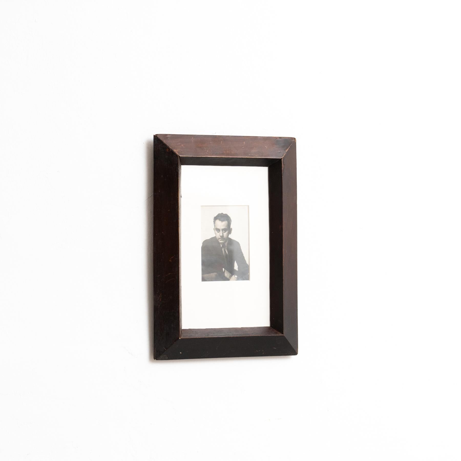 Gerahmte Schwarz-Weiß-Fotografie von Man Ray aus dem frühen XX. Jahrhundert (Moderne der Mitte des Jahrhunderts) im Angebot