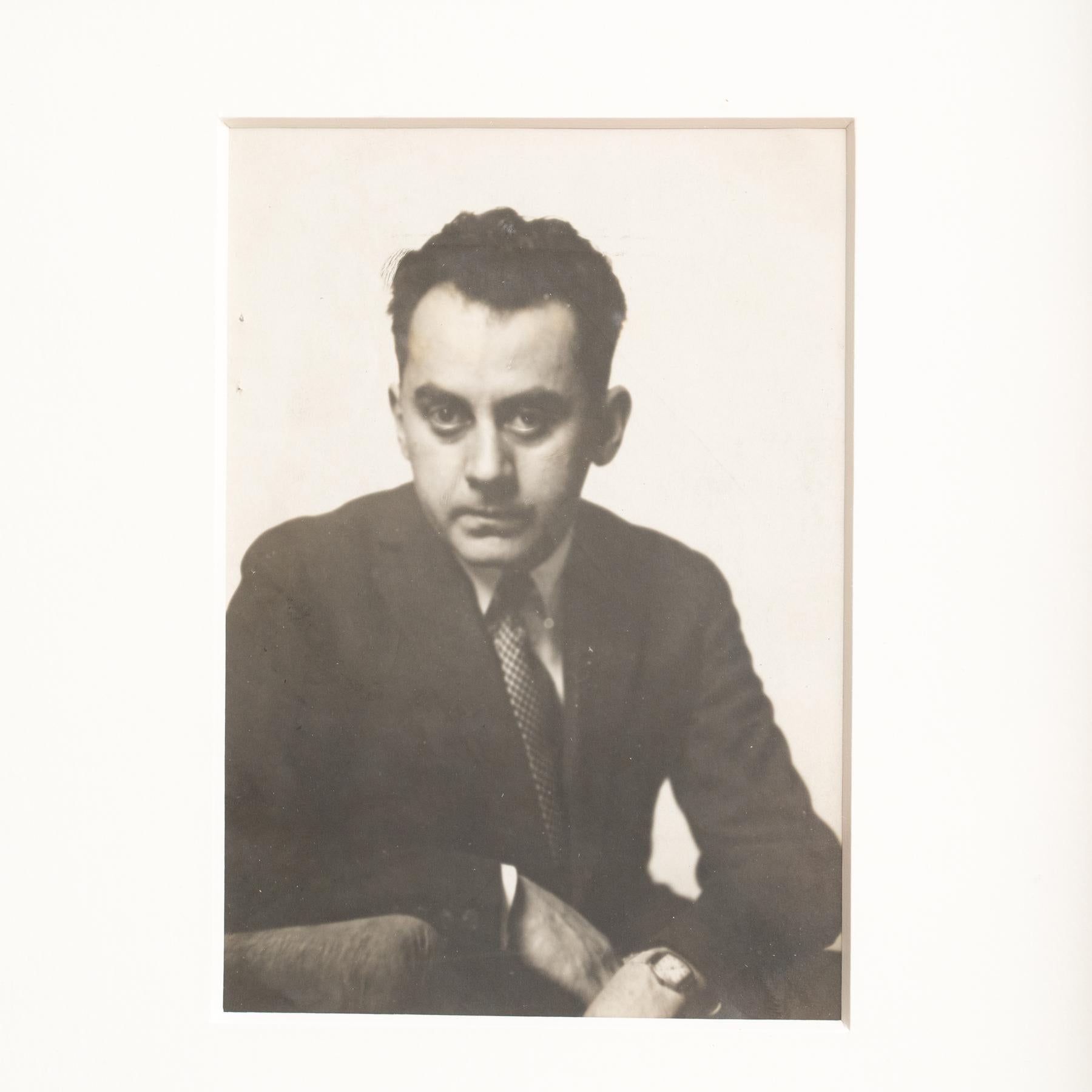 Gerahmte Schwarz-Weiß-Fotografie von Man Ray aus dem frühen XX. Jahrhundert (Ende des 20. Jahrhunderts) im Angebot