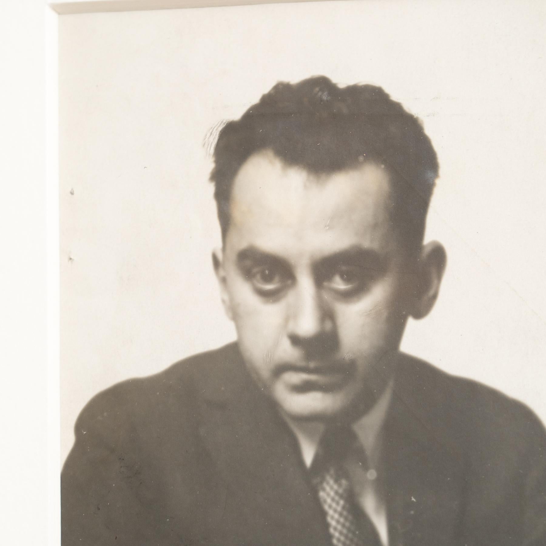 Gerahmte Schwarz-Weiß-Fotografie von Man Ray aus dem frühen XX. Jahrhundert (Papier) im Angebot