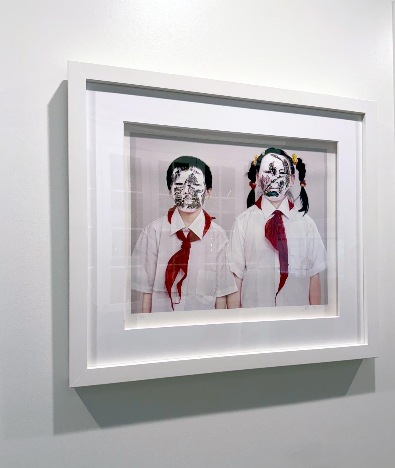 Photographie contemporaine encadrée et éditée de Huang Yan en vente 5