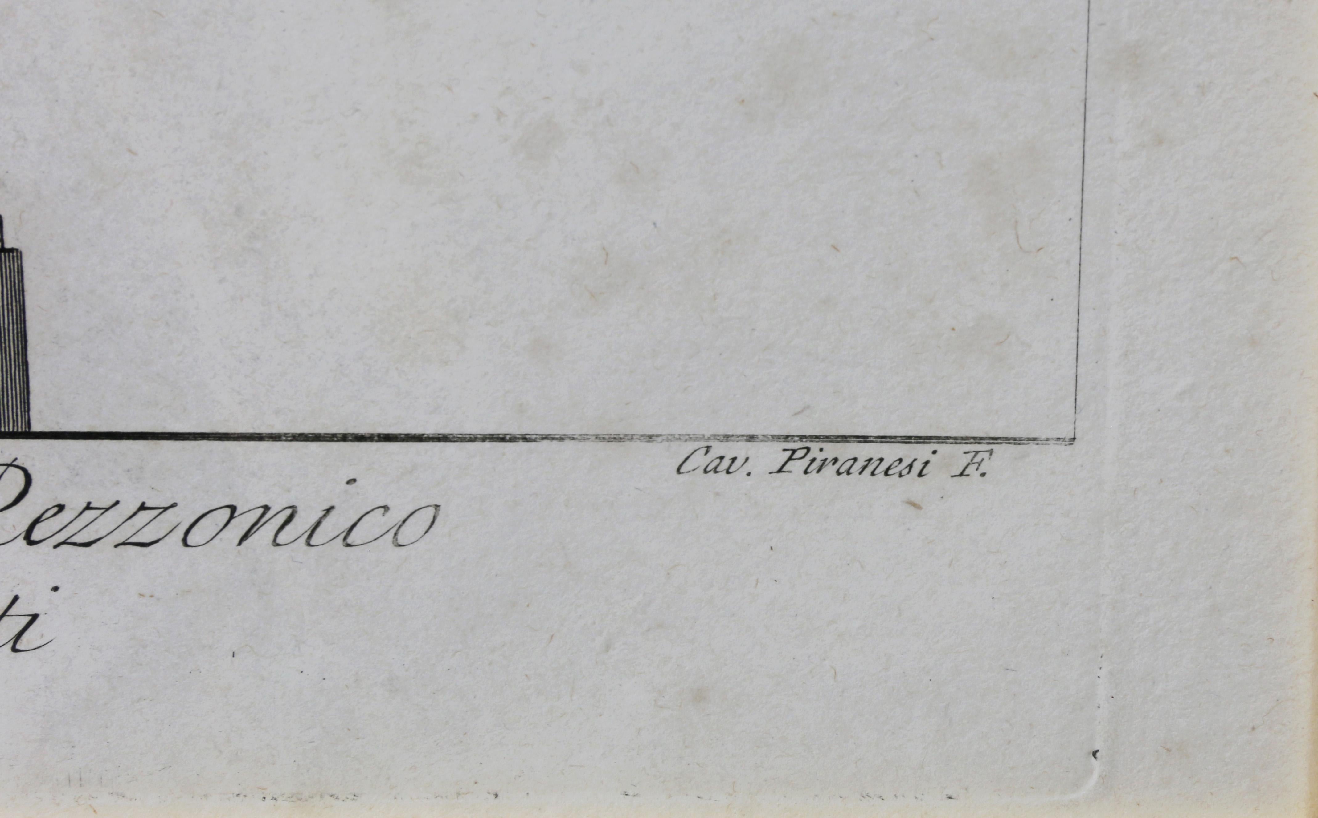 Gerahmte Gravur eines Kandelabers von Francisco Piranesi (Papier) im Angebot