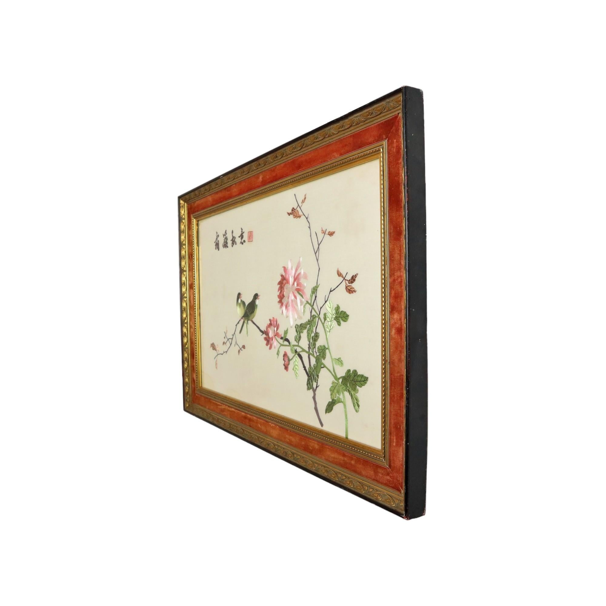 Gerahmte feine chinesische Stickerei auf Seide Vögel auf Branch 69x47cm (Ende des 20. Jahrhunderts) im Angebot