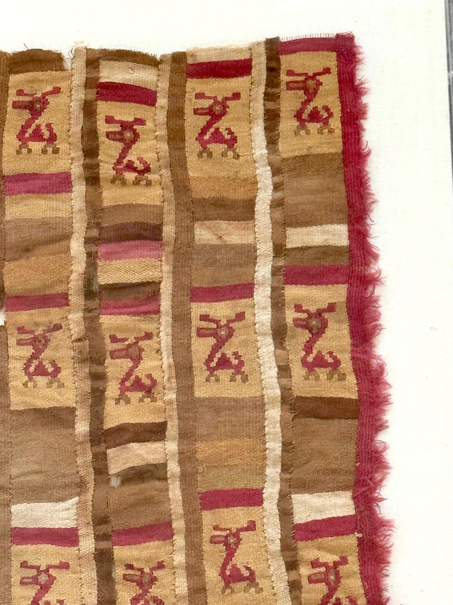 Textil Pictórico Precolombino Finamente Tejido Chimú Calidad de Museo Enmarcado siglo XVIII y antes en venta