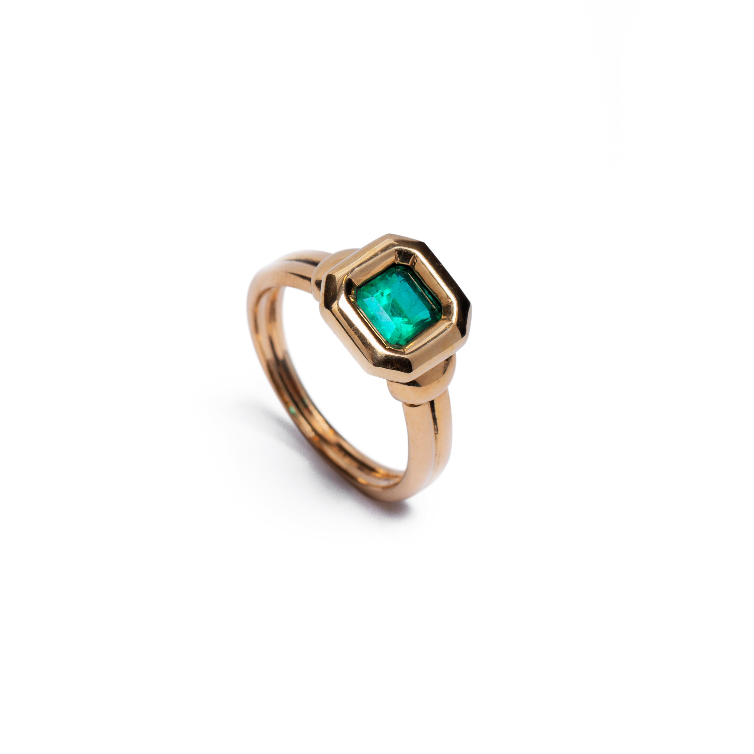 Framed Green 18k Gold - 0.93 ct  Brazillian Emerald ring - By Crayons Sao Paulo For Sale