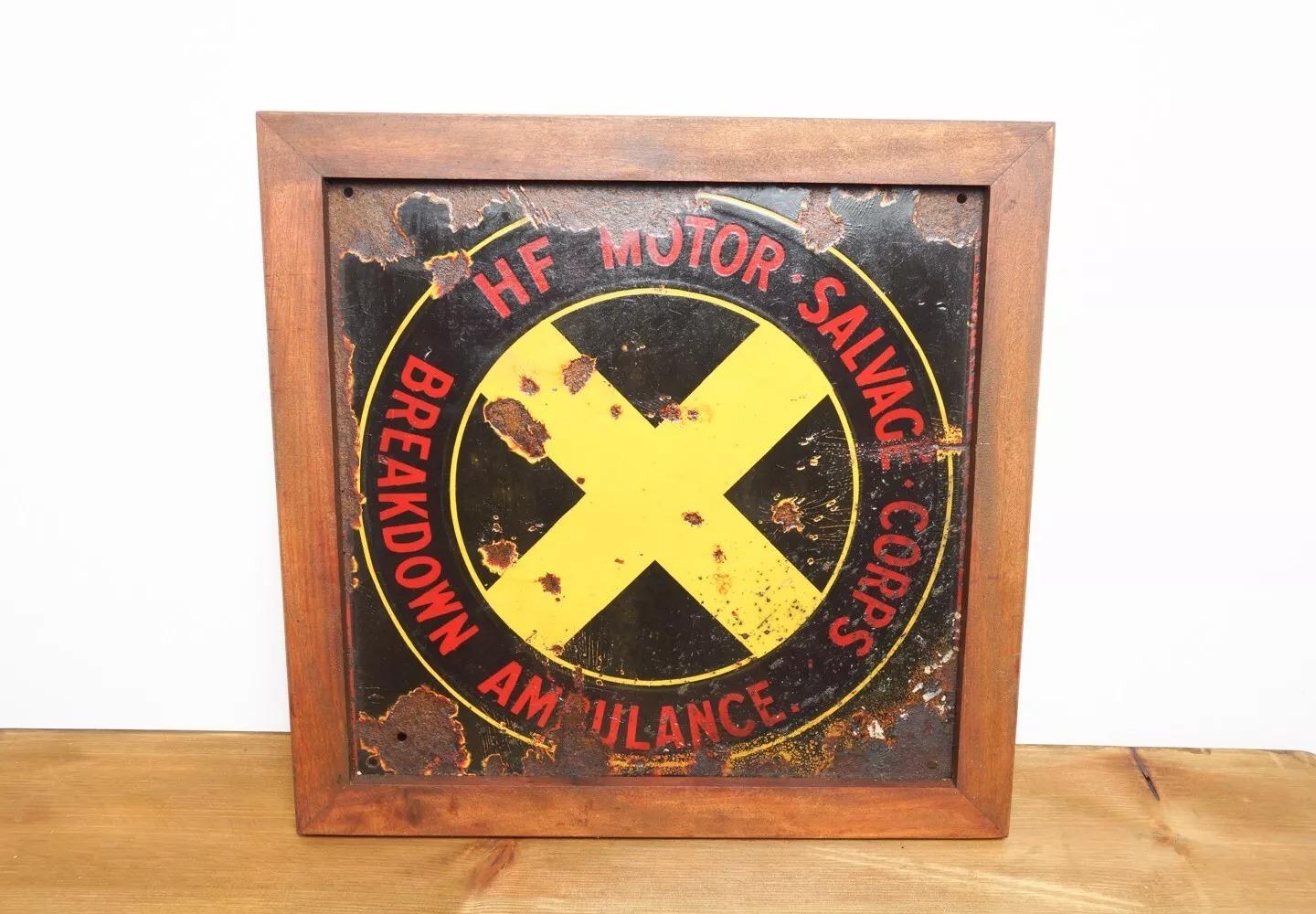20ième siècle Signe encadrée Harvey Frost Motor Salvage Corps Breakdown Automotive Framed Enamel en vente