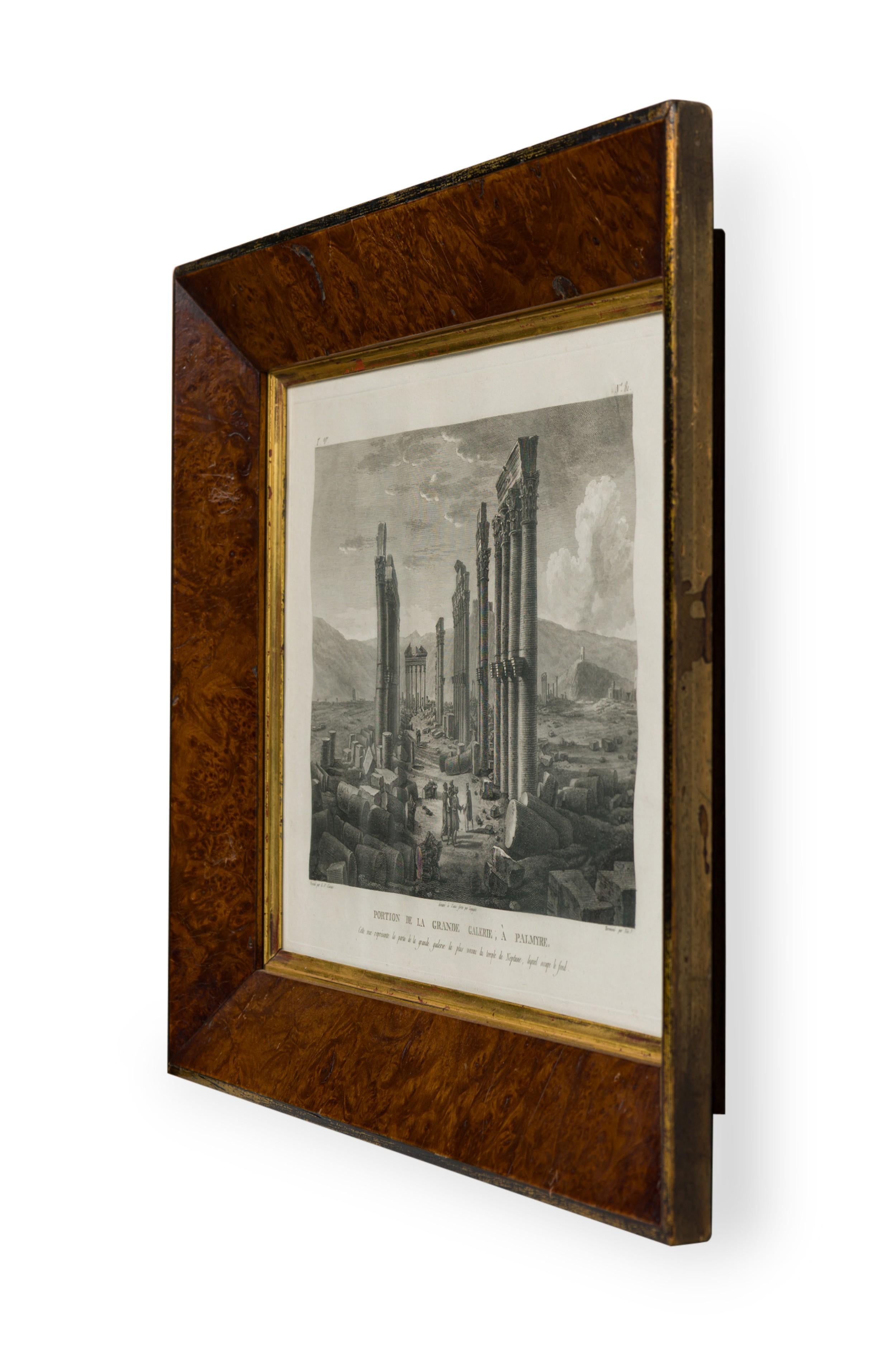 Italienische neoklassische Lithographie des Baalshamin-Tempels in Palmyra, Syrien, mit einer Gruppe von Menschen, die sich um den Mittelgrund versammelt haben, in einem Rahmen aus Wurzelholz und vergoldetem Rahmen, der L.F. Cassas zugeschrieben wird