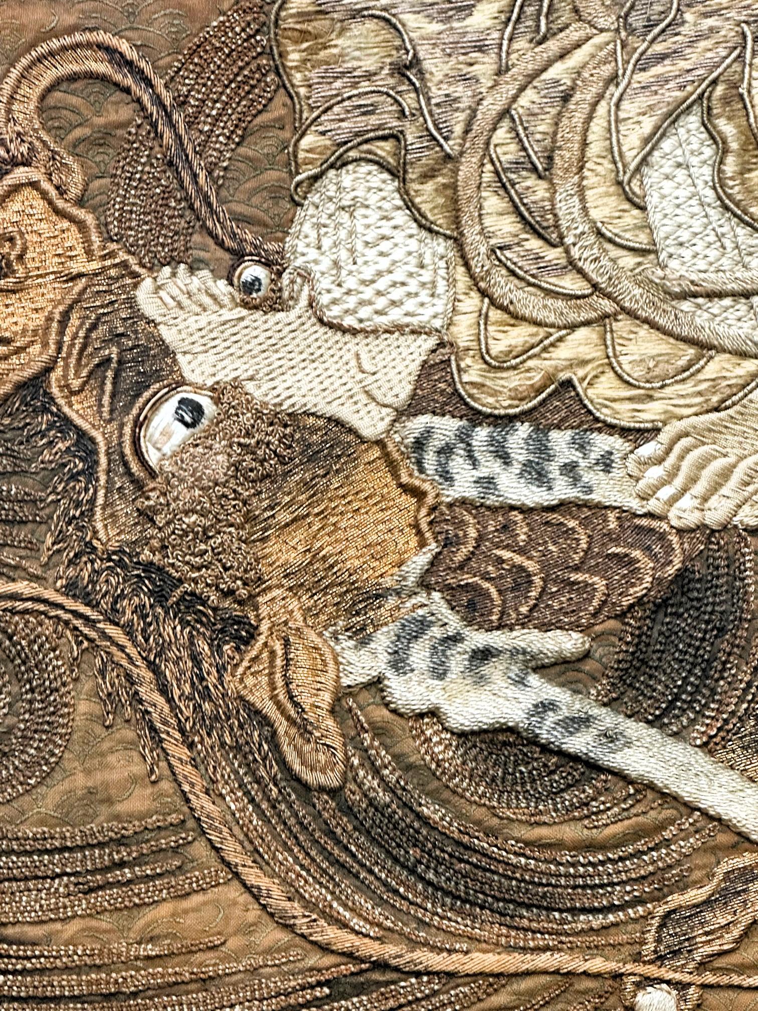 Gerahmter japanischer antiker Sennin-Wandteppich mit Stickerei aus der Meiji-Periode  im Angebot 6