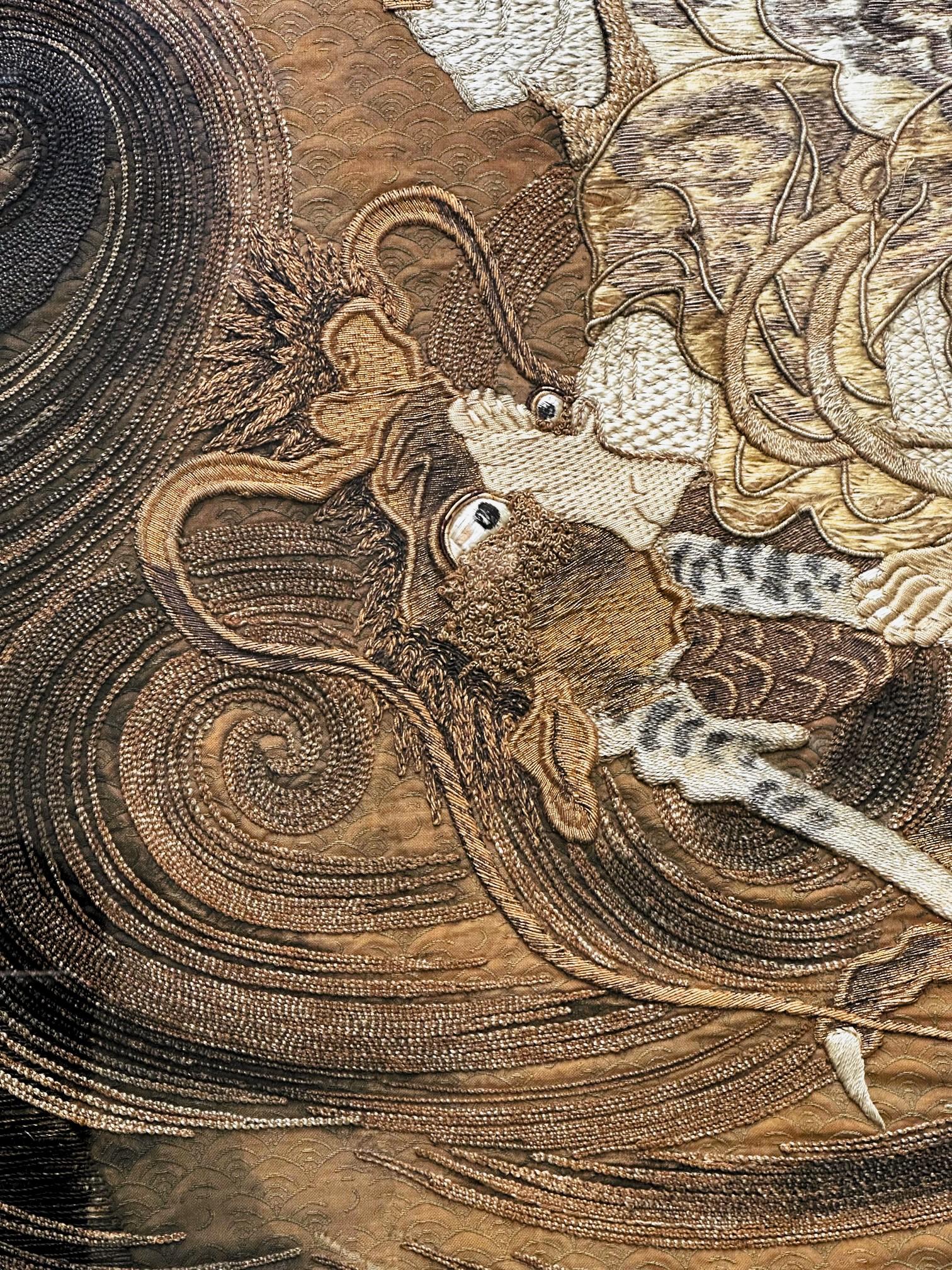 Gerahmter japanischer antiker Sennin-Wandteppich mit Stickerei aus der Meiji-Periode  im Zustand „Gut“ im Angebot in Atlanta, GA