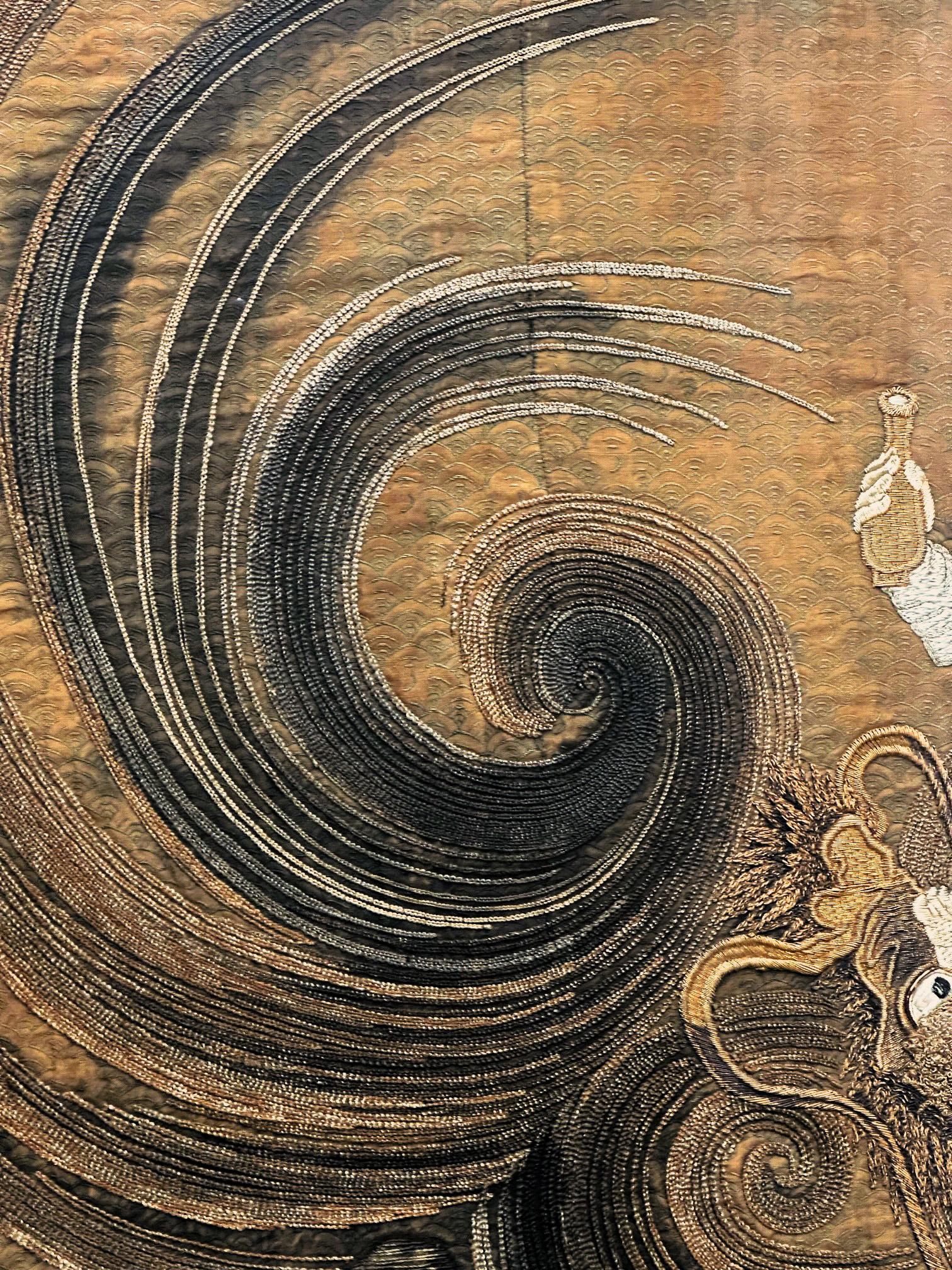 Gerahmter japanischer antiker Sennin-Wandteppich mit Stickerei aus der Meiji-Periode  (Spätes 19. Jahrhundert) im Angebot