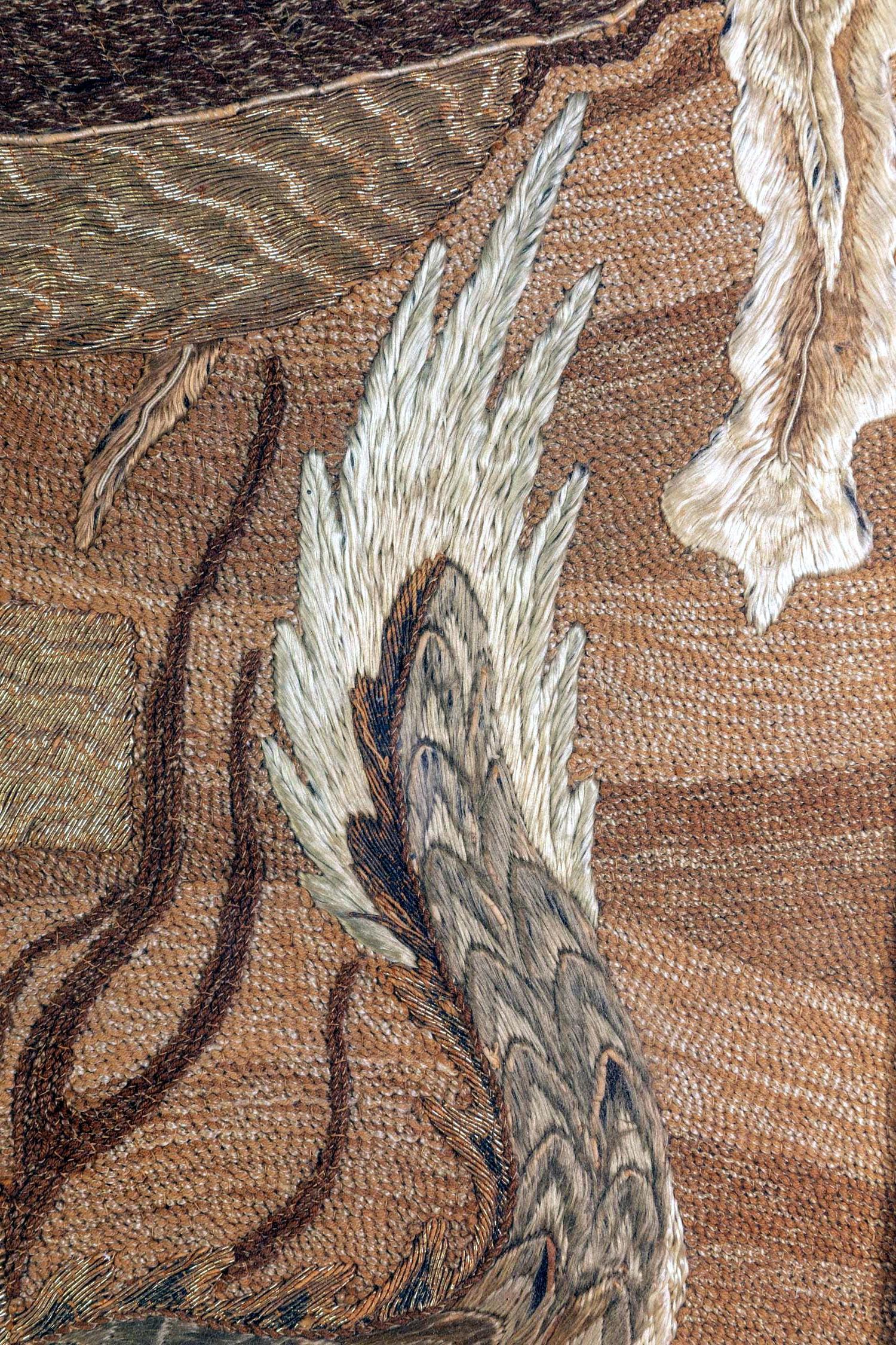 Gerahmter japanischer antiker Phoenix- Drachen-Stickerei-Wandteppich aus der Meiji-Periode im Angebot 4