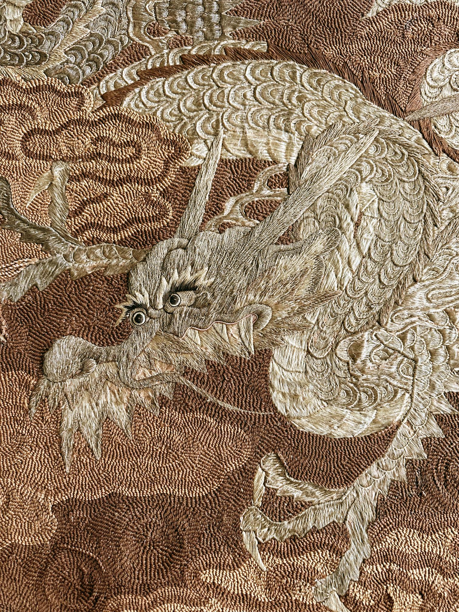 Tapiz Japonés Bordado Dragón Periodo Meiji Enmarcado en venta 3