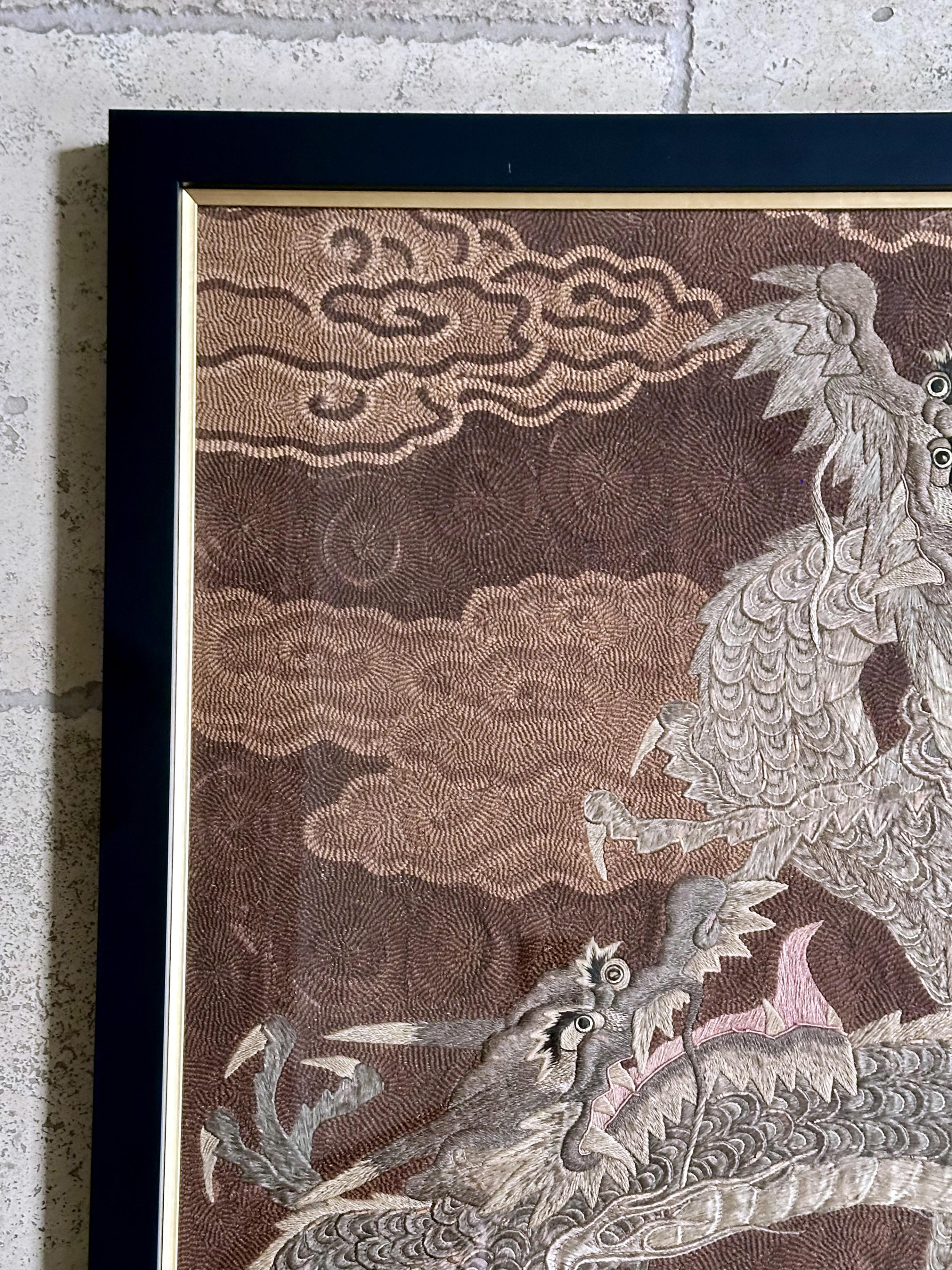 Tapiz Japonés Bordado Dragón Periodo Meiji Enmarcado Textil en venta