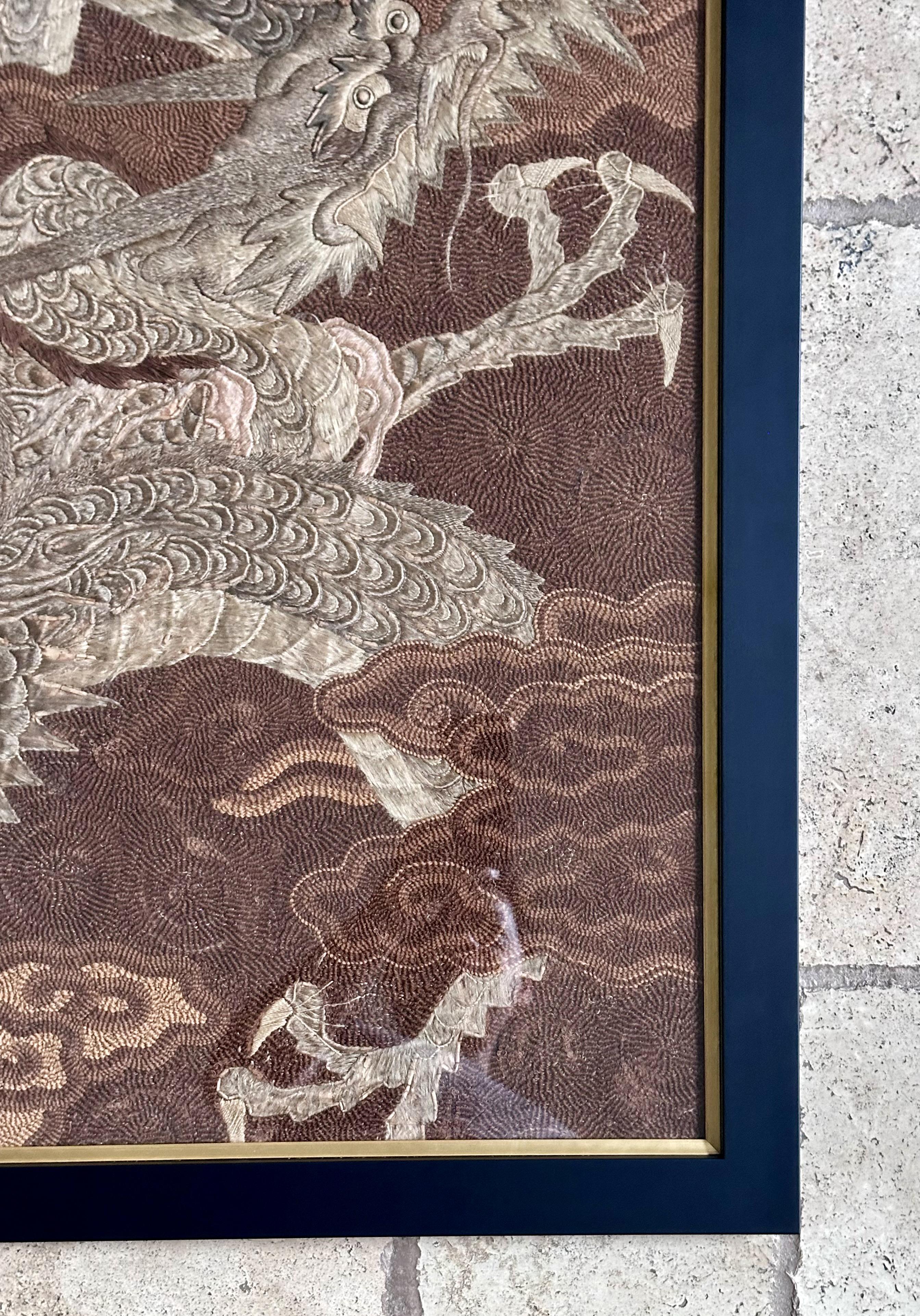 Tapiz Japonés Bordado Dragón Periodo Meiji Enmarcado en venta 1