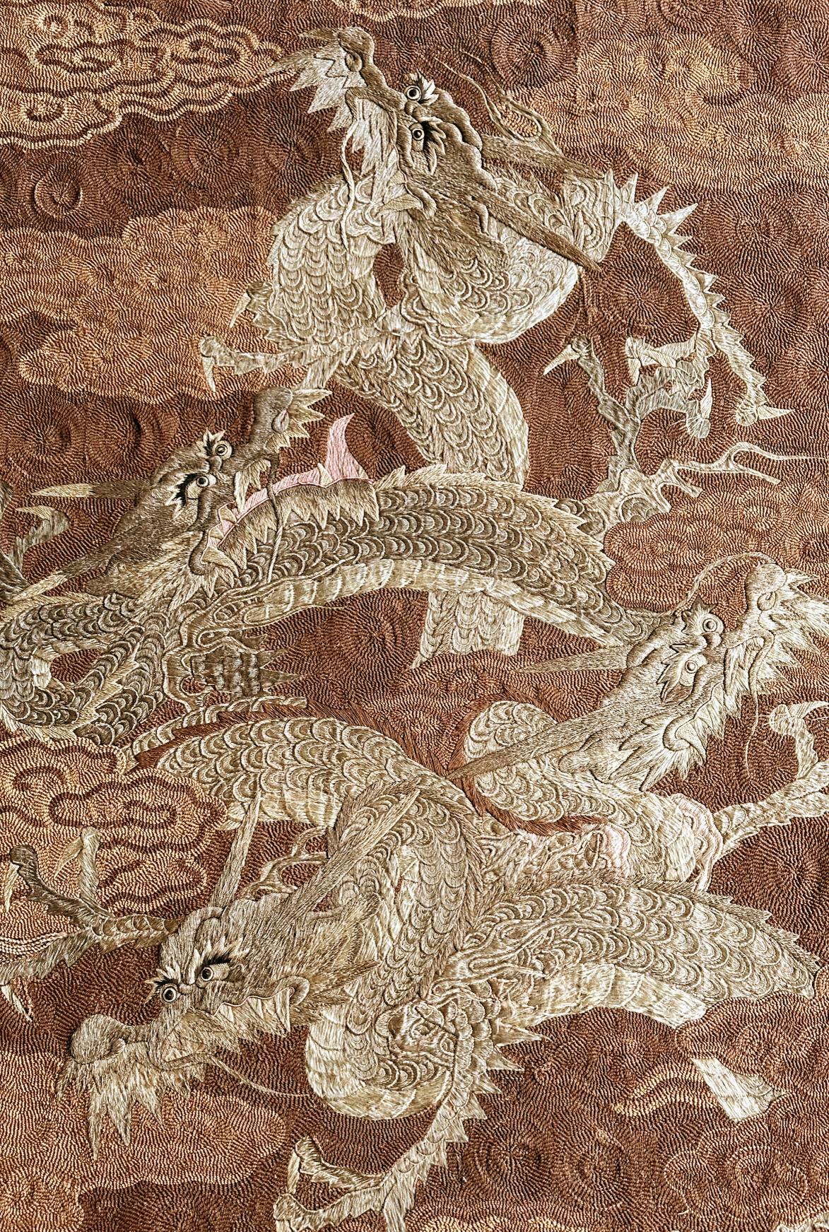Tapiz Japonés Bordado Dragón Periodo Meiji Enmarcado en venta 2