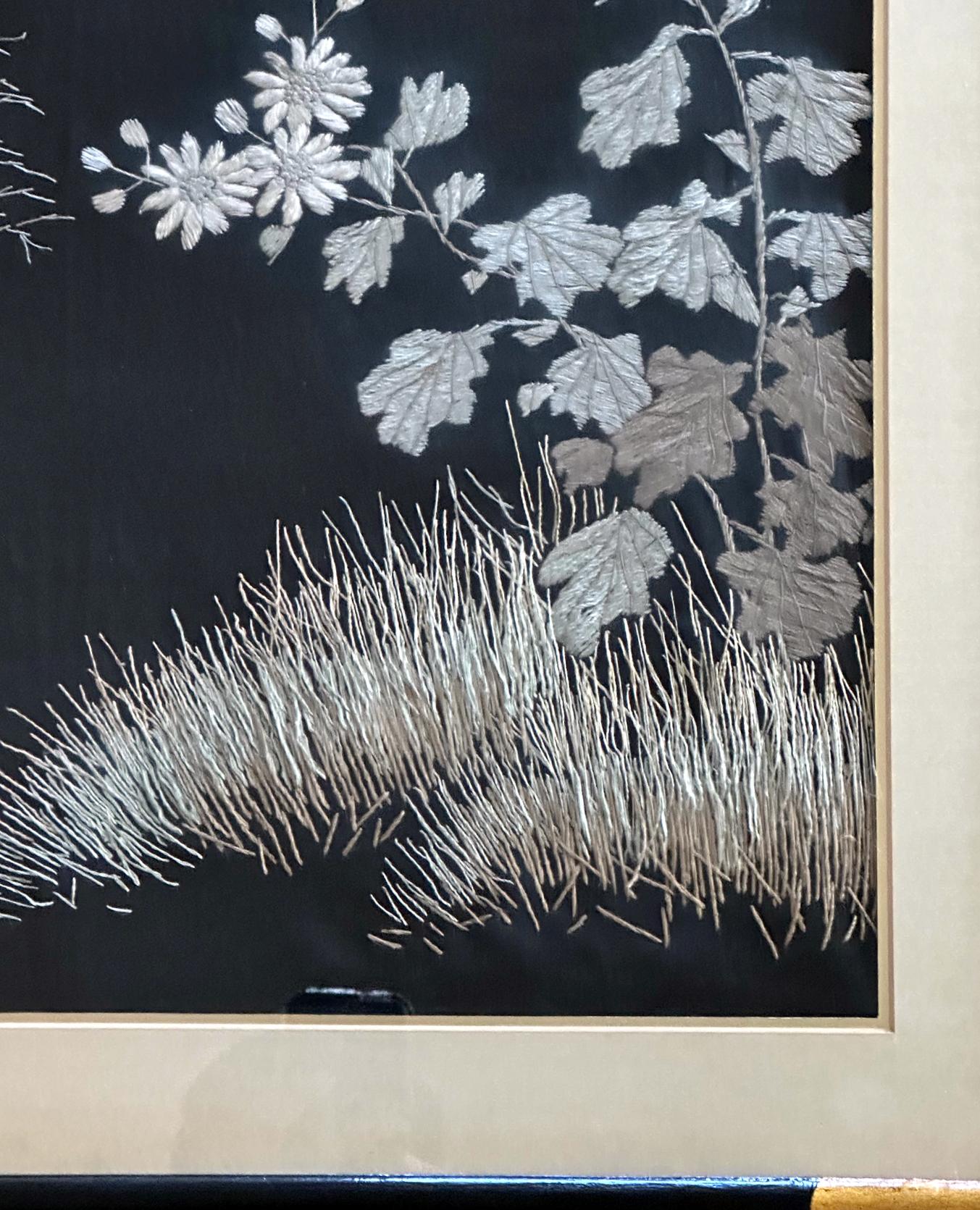 Gerahmte japanische Stickerei-Textil-Tafel aus der Meiji-Periode im Zustand „Gut“ im Angebot in Atlanta, GA