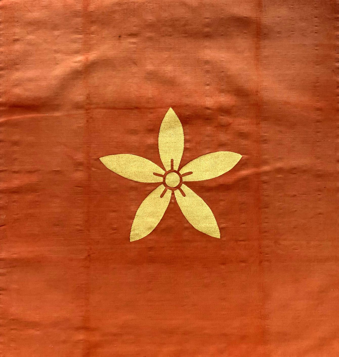 Gerahmte japanische Fukusa-Textilkunst aus der Meiji-Periode im Angebot 3