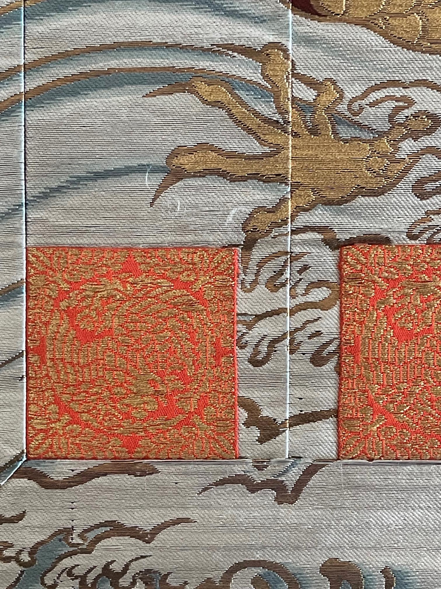 Panneau textile japonais tissé encadré avec dragon de la période Meiji en vente 4