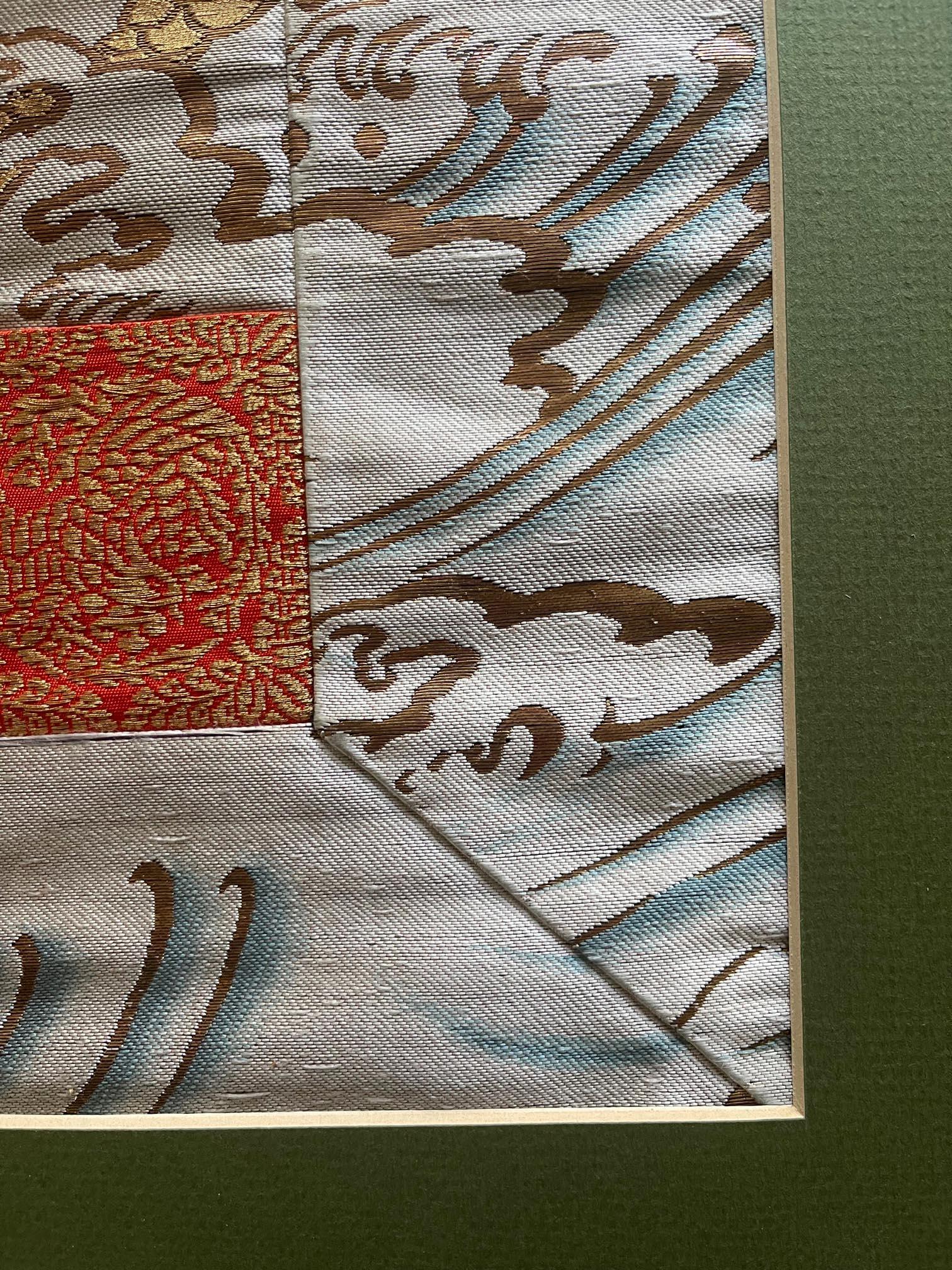 Panneau textile japonais tissé encadré avec dragon de la période Meiji en vente 6