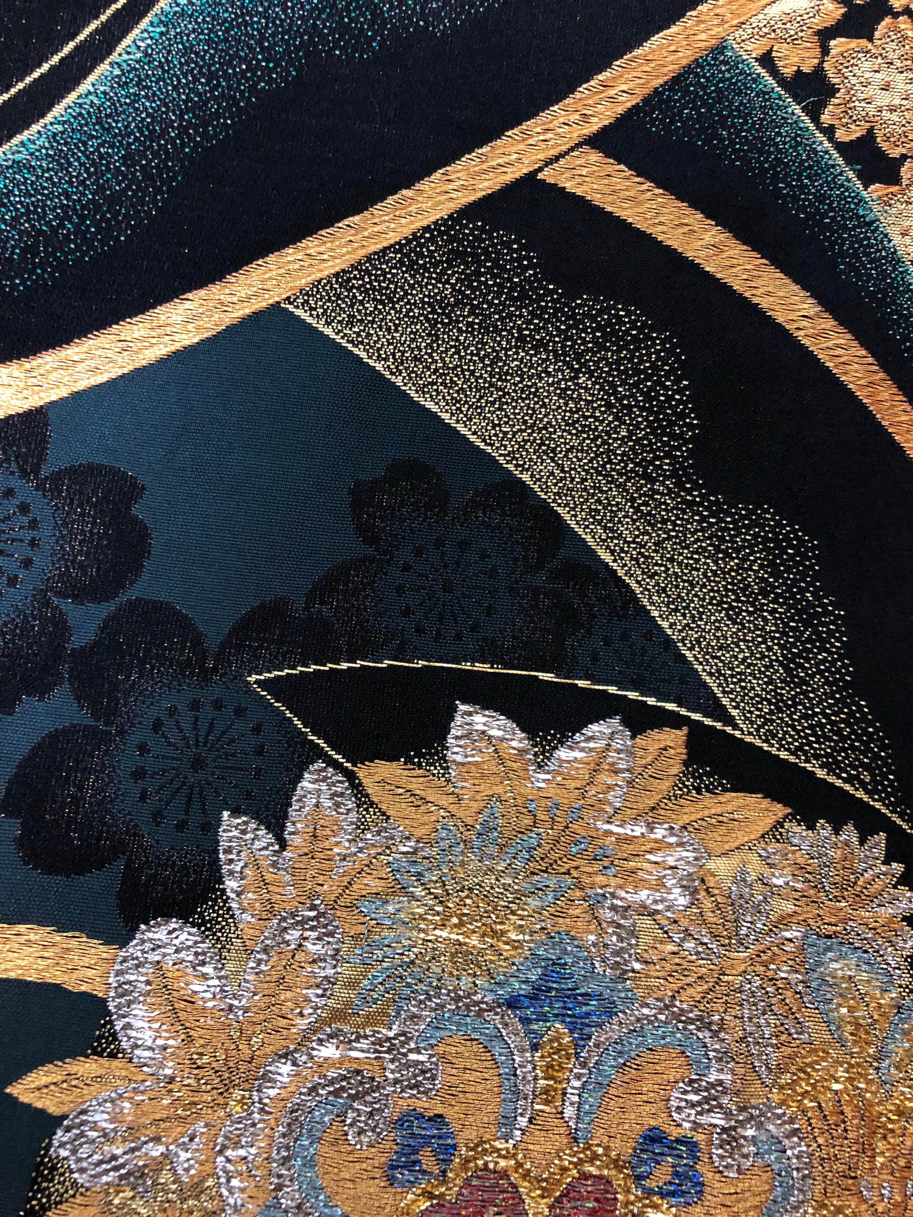 XXIe siècle et contemporain Art kimono encadré Bouquet d'amour par Kimono-Couture, Art textile japonais en vente