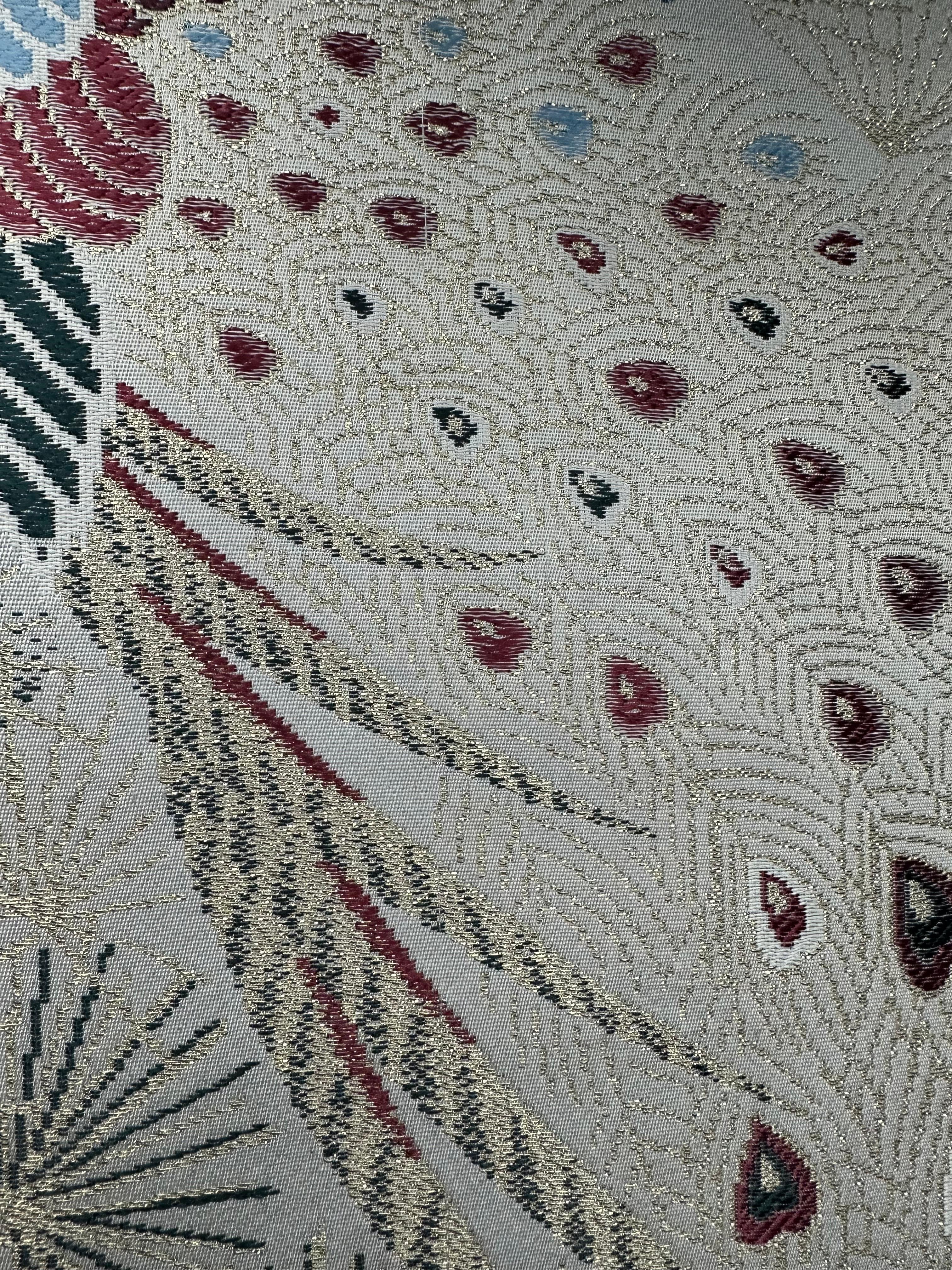 Gerahmte Kimono-Kunst, „Peacock Paradise“ von Kimono-Couture, japanische Textilkunst (Stoff) im Angebot