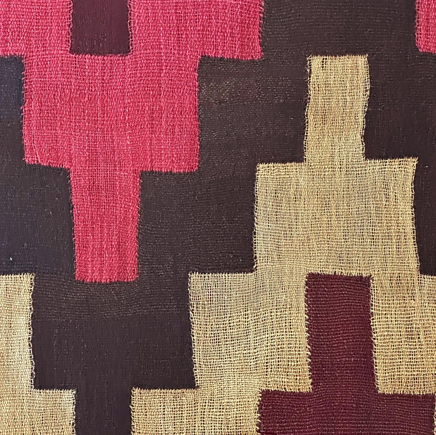 Gerahmte große Nazca-Textil-Tafel mit geometrischem Design im Angebot 4