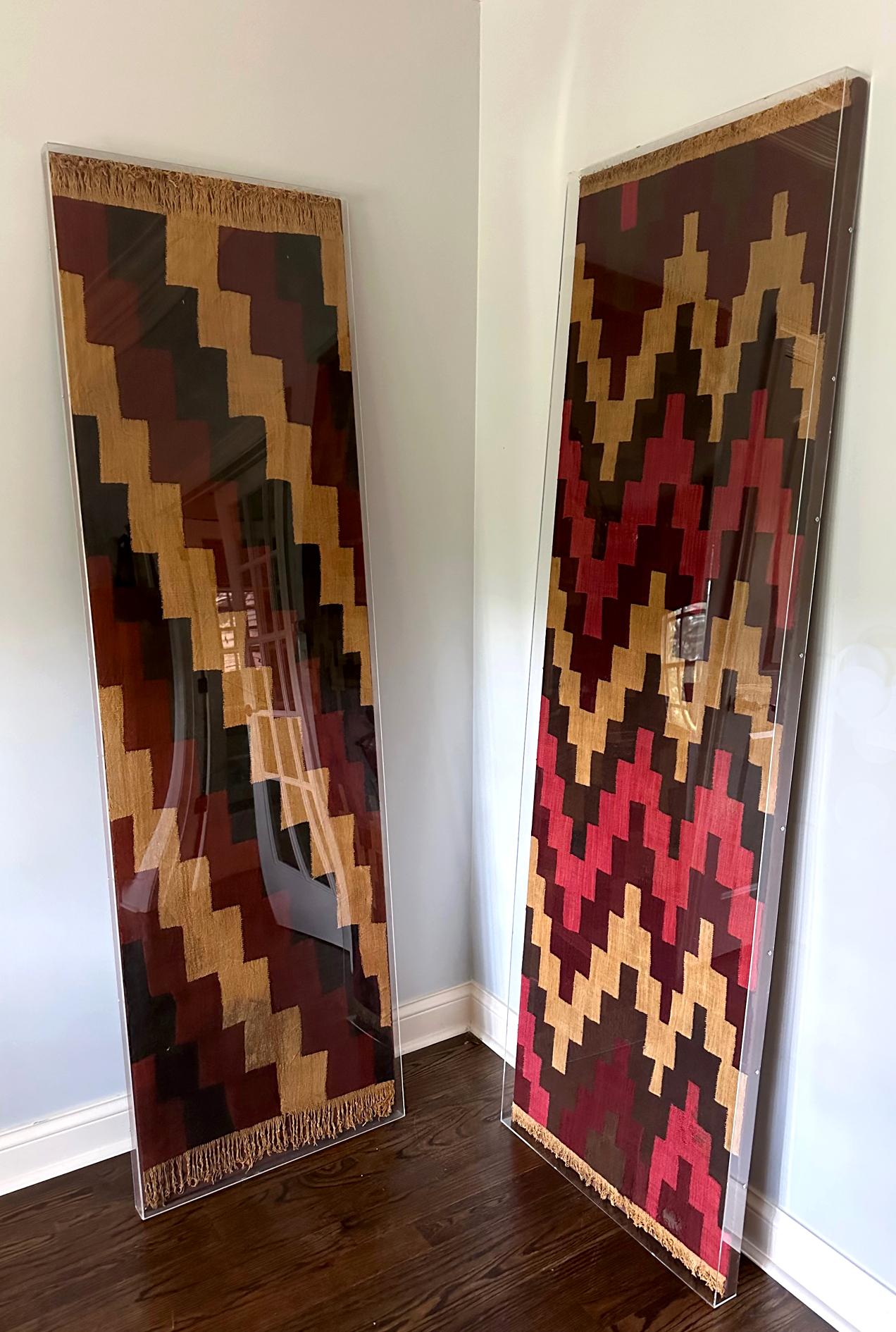 Gerahmte große Nazca-Textil-Tafel mit geometrischem Design im Angebot 6