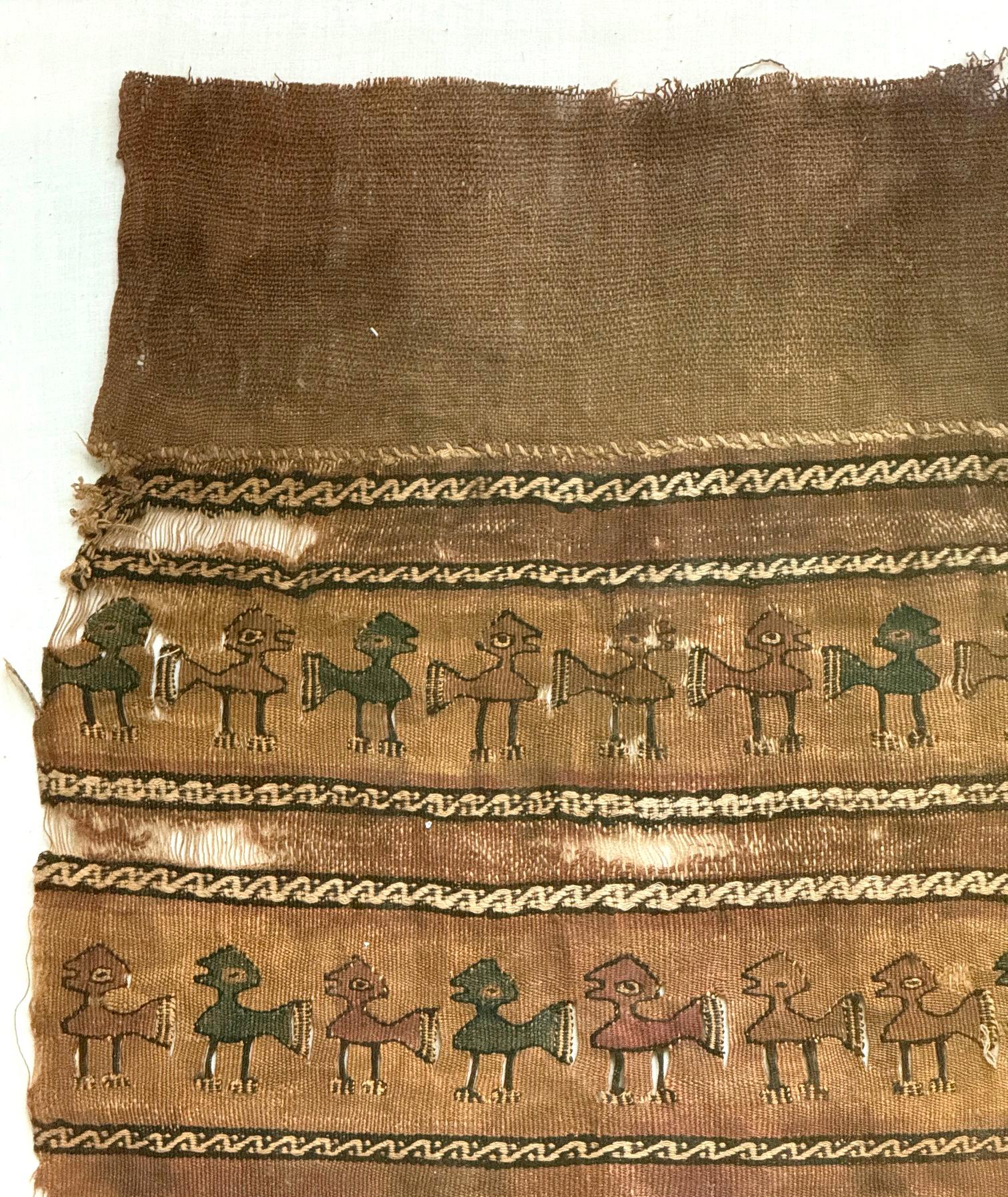 Framed Large Pre-Columbian Woven Textile Fragment from Chimu Chancay Culture In Good Condition For Sale In Atlanta, GA