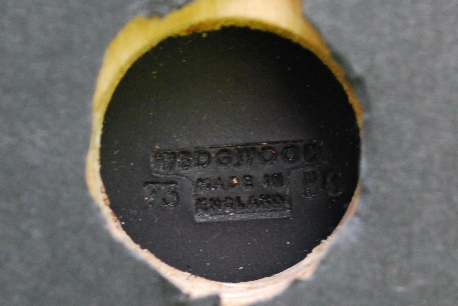 Gerahmter moderner Wedgwood Basalt-Steinguttisch aus Steingut nach Stubbs, gefrästes Pferd im Angebot 2