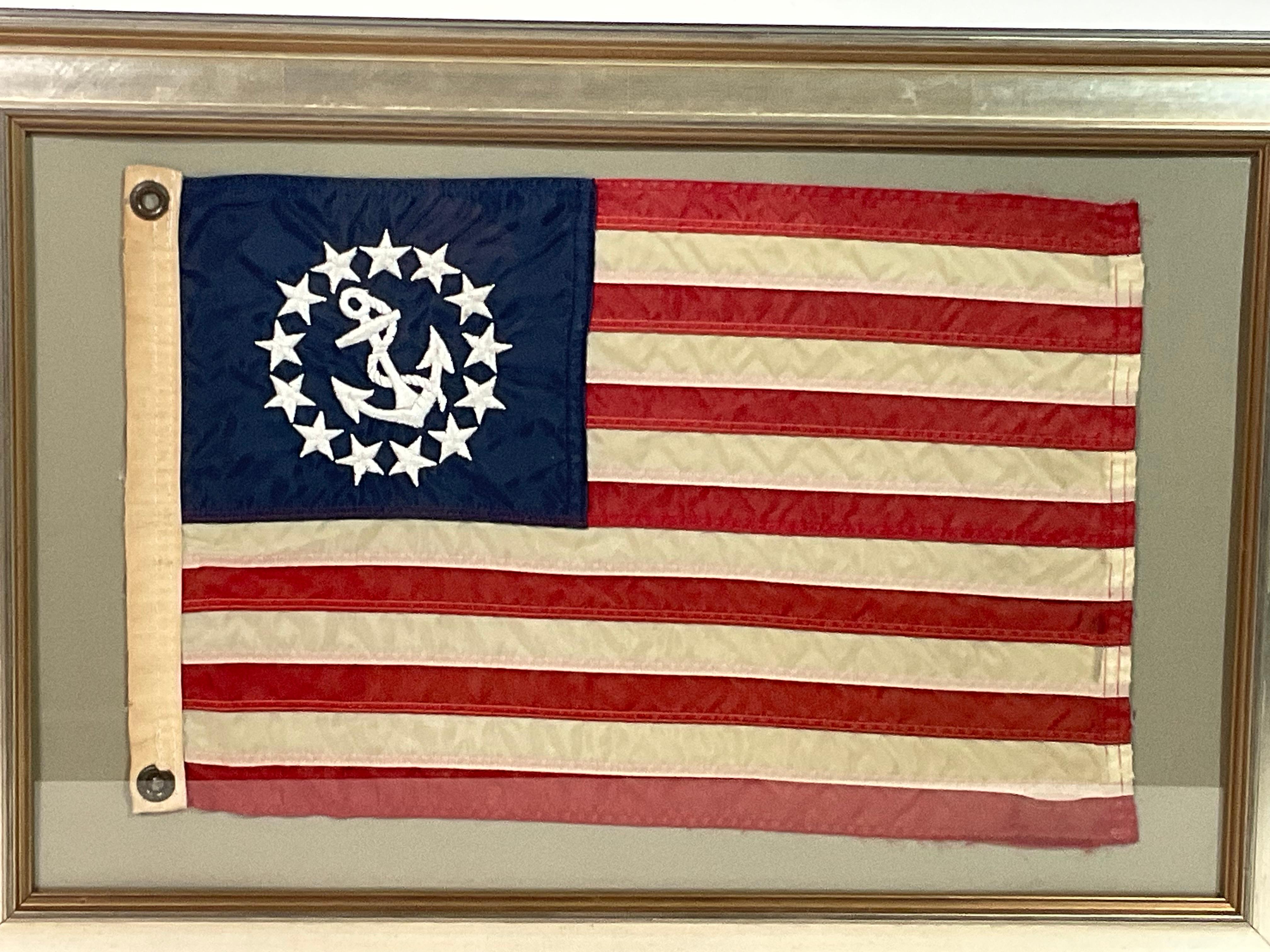 Framed Nautical Flag of a Yacht Ensign (Frühes 20. Jahrhundert) im Angebot