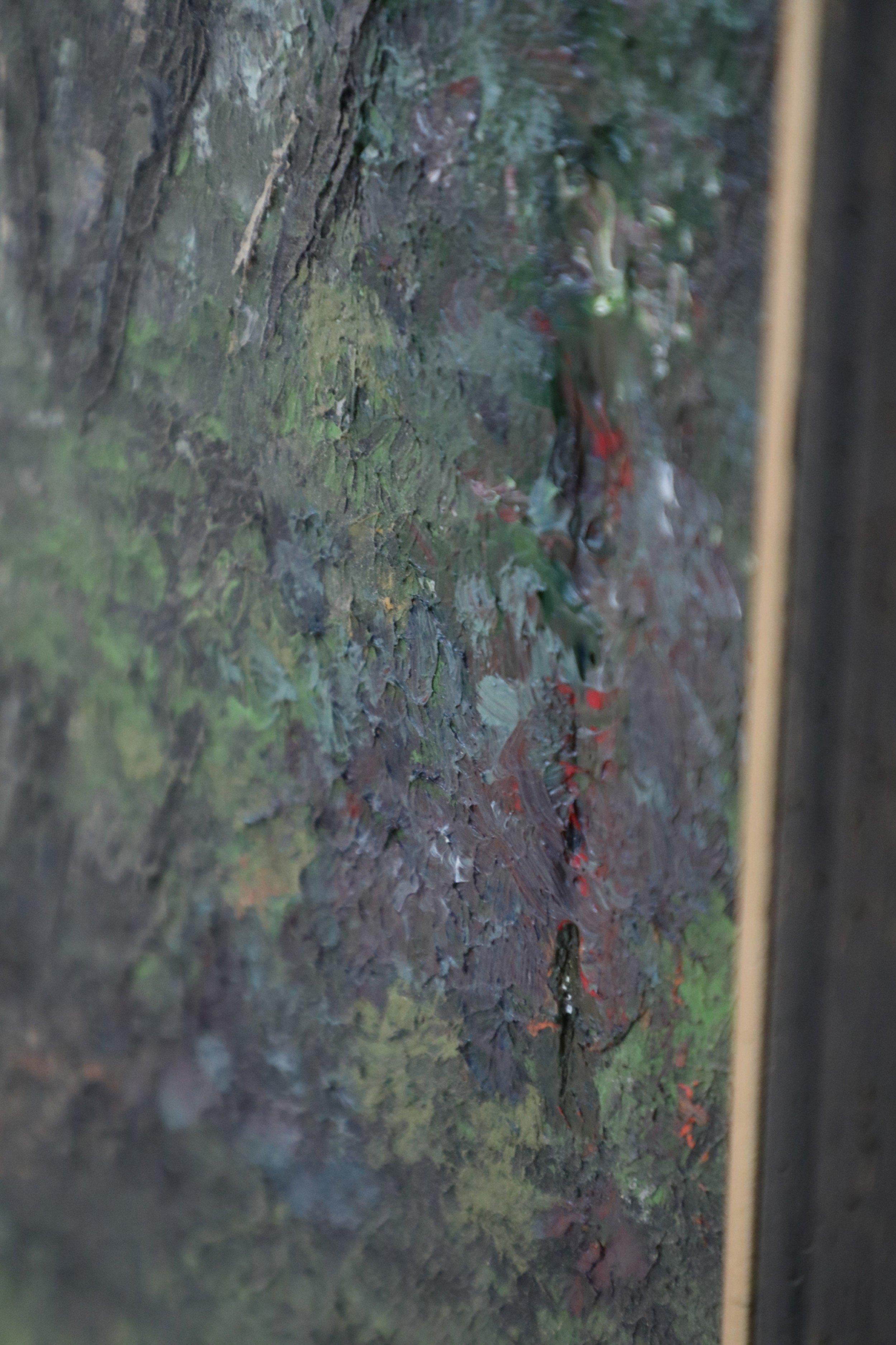 Quadro paesaggistico a olio incorniciato con un sentiero nella foresta e montagne lontane in vendita 5