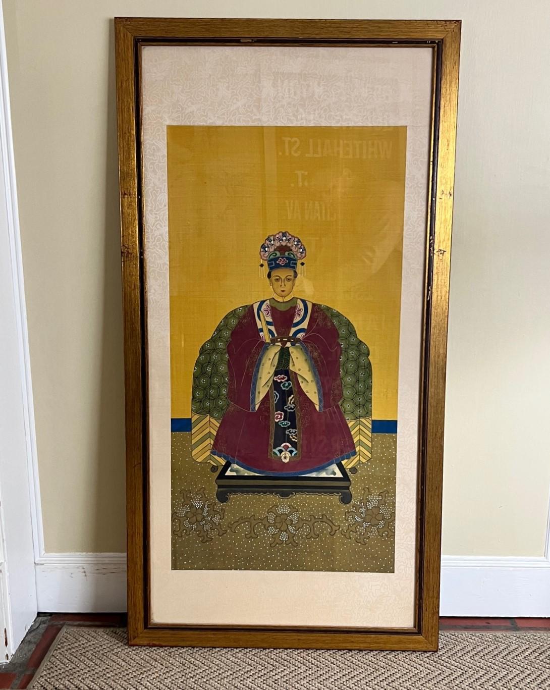 Chinois Paire de tableaux anciens d'ancêtres de la dynastie chinoise Qing encadrés sur soie en vente