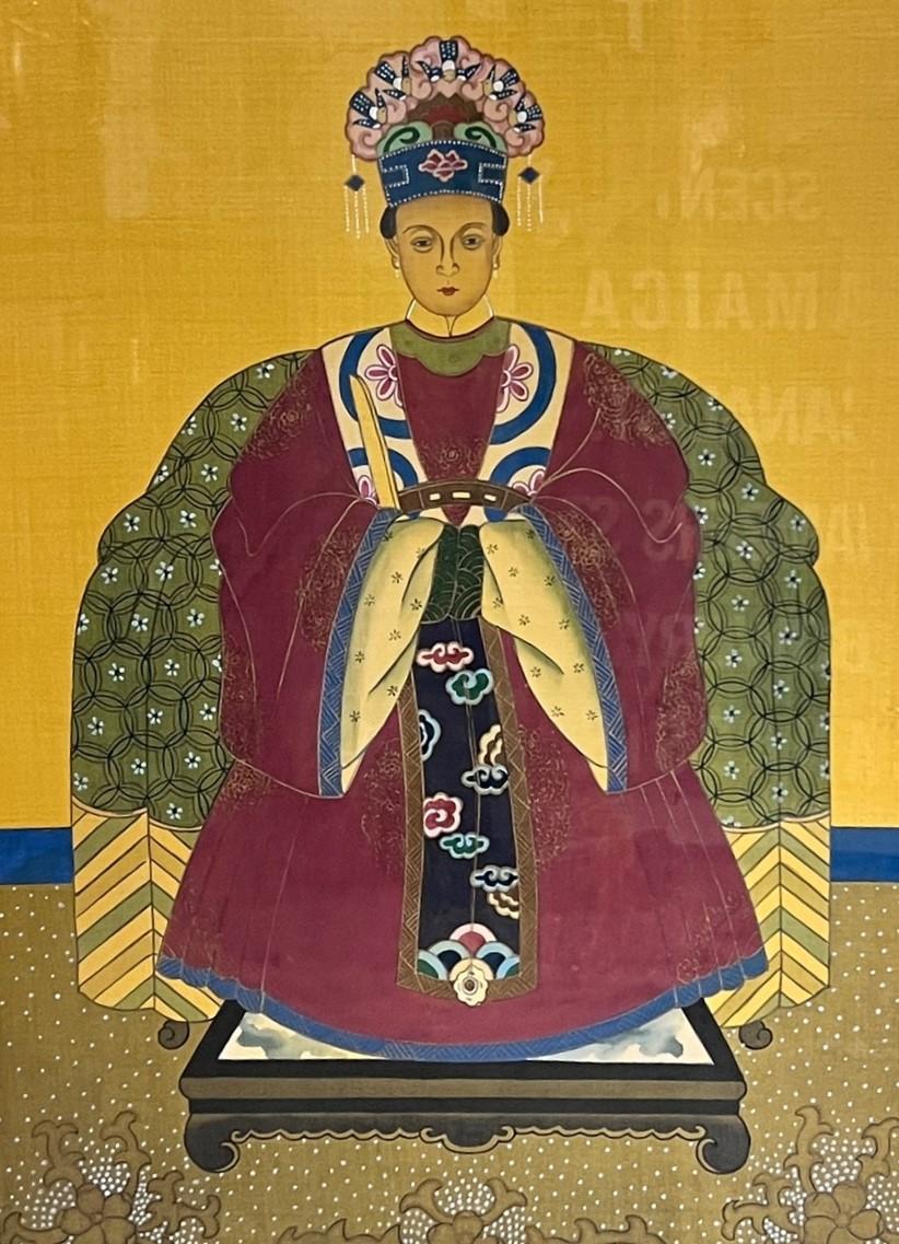 Paire de tableaux anciens d'ancêtres de la dynastie chinoise Qing encadrés sur soie en vente 2