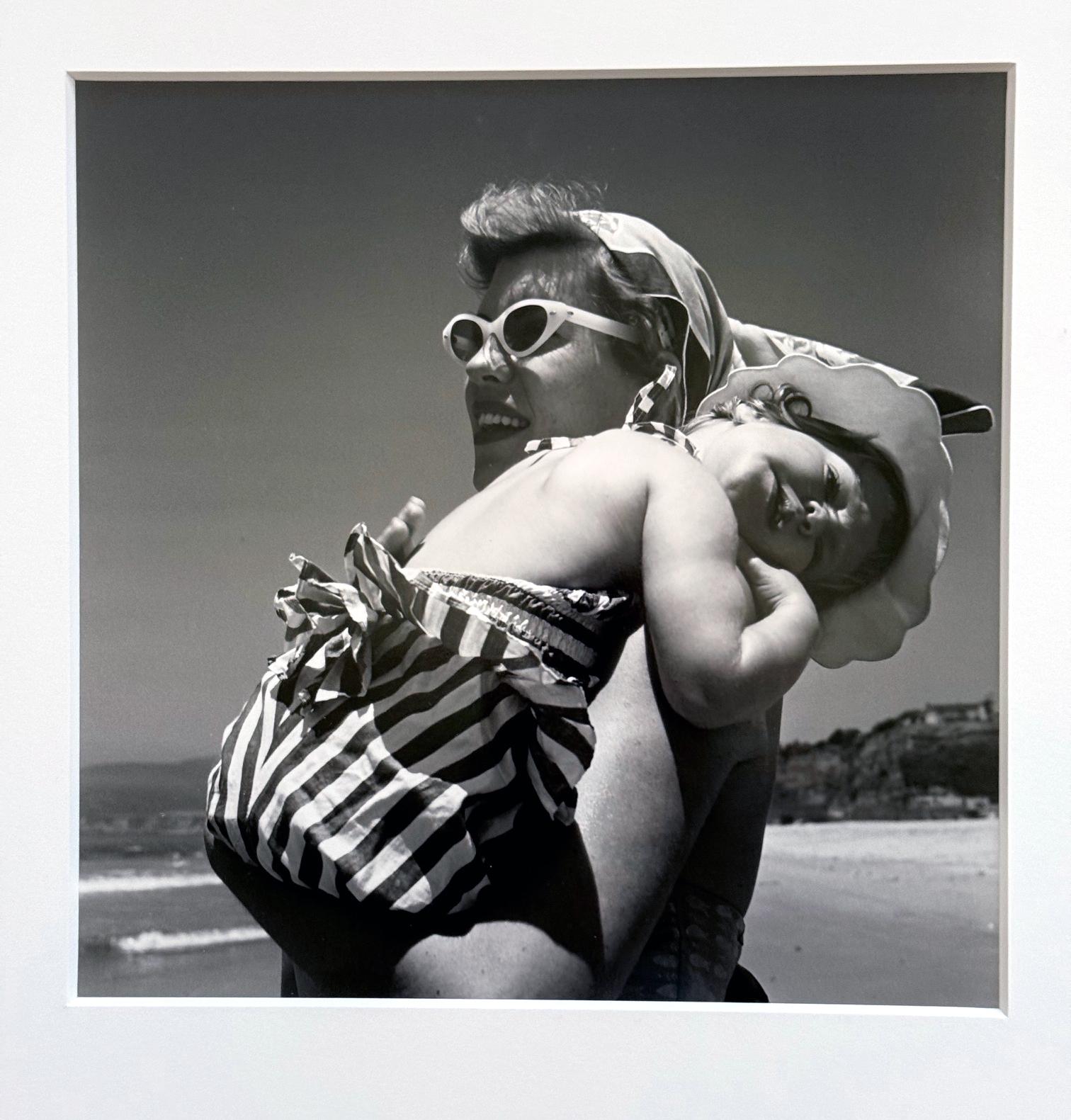 Moderne Photographie encadrée de Vivian Maier éditée avec Provenance en vente