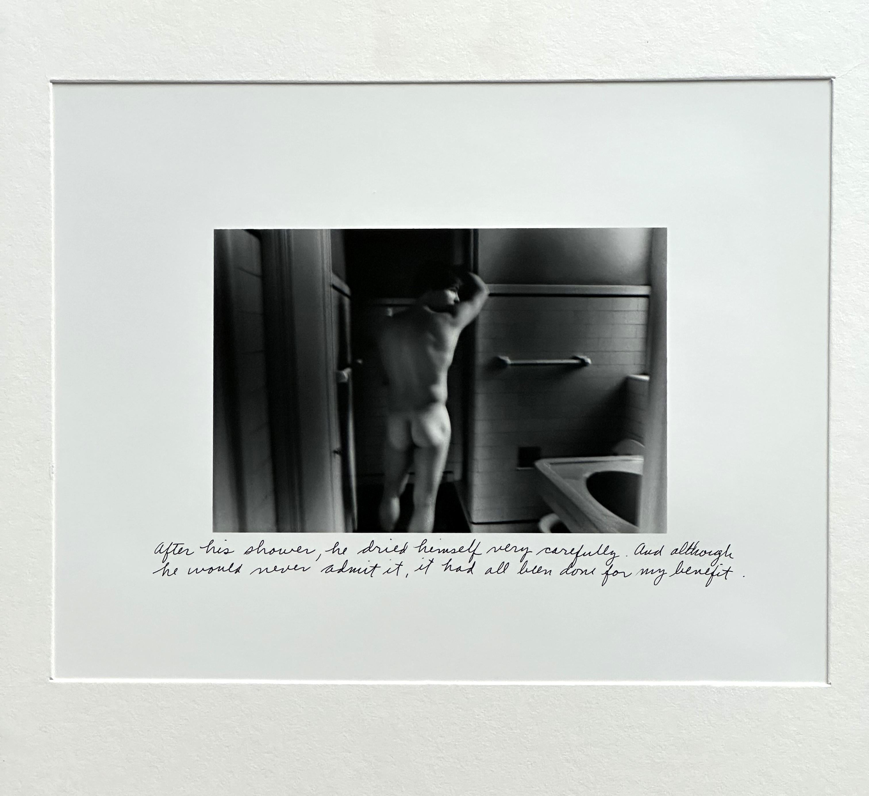 Gerahmte, Editionsfotografie „ Homage to Cavafy“ von Duane Michals (Moderne) im Angebot