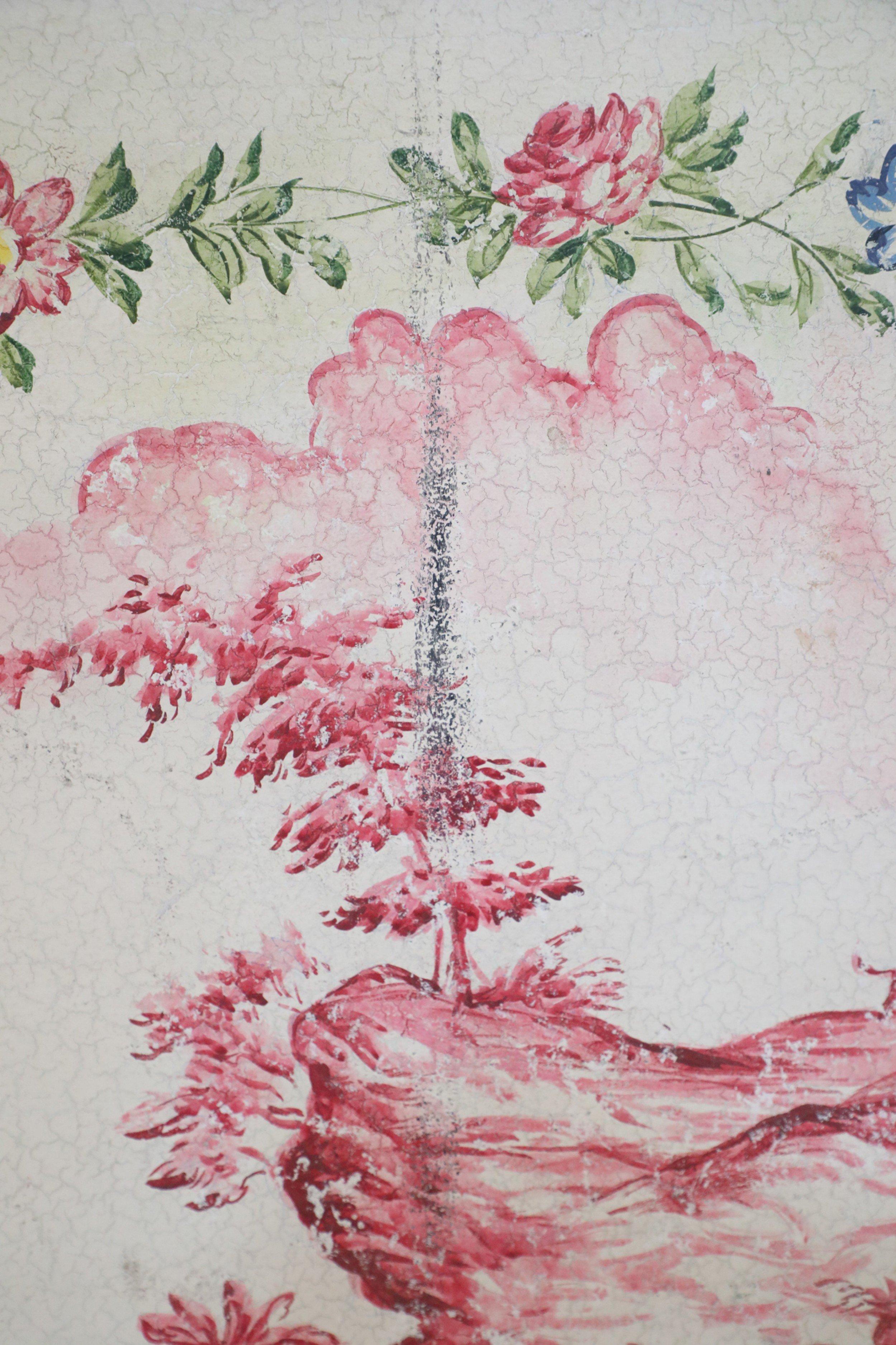 Chinois Panneau peint en rose et vert encadré représentant un paysage chinois en vente