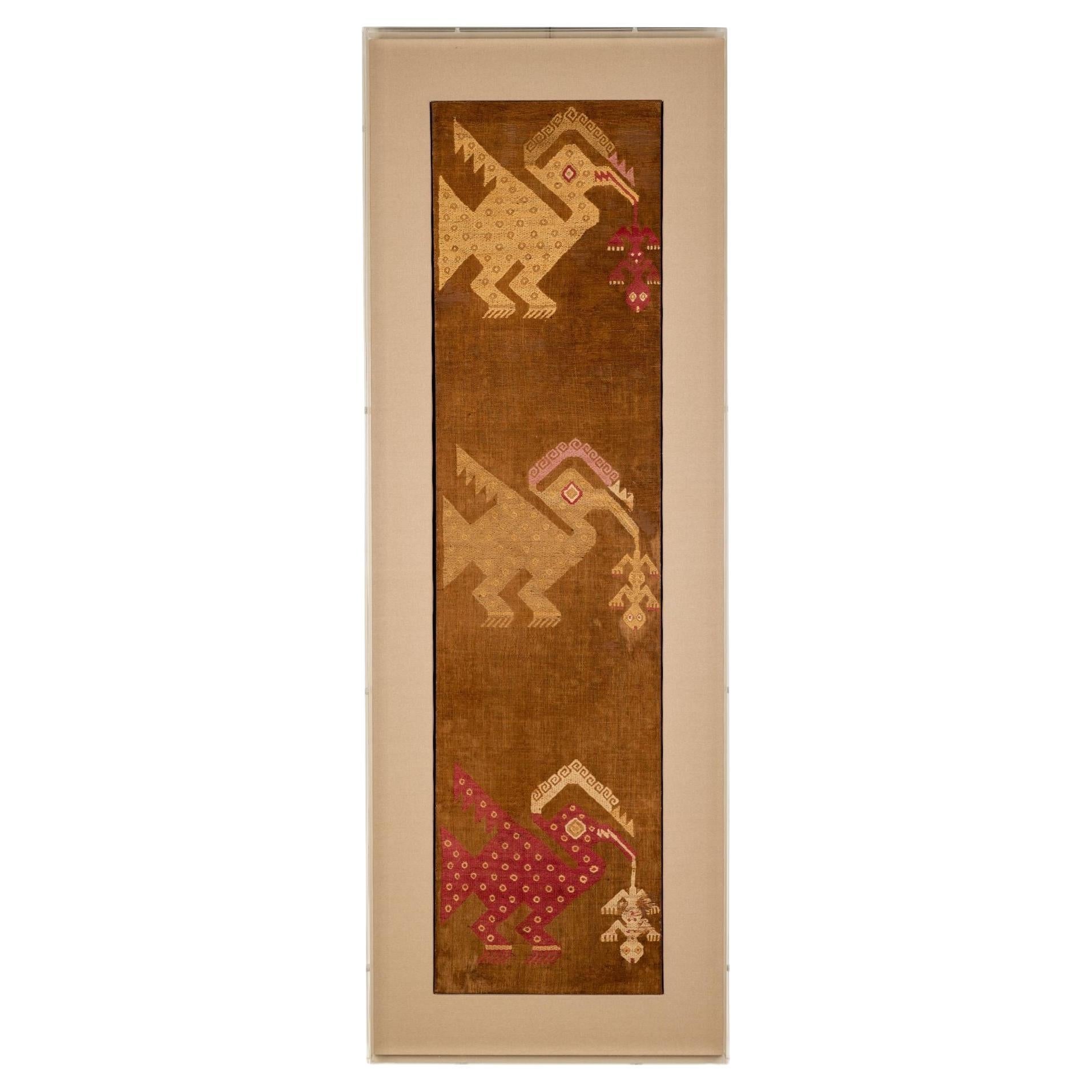 Textil peruano precolombino enmarcado, 900 a 1470 d.C.
