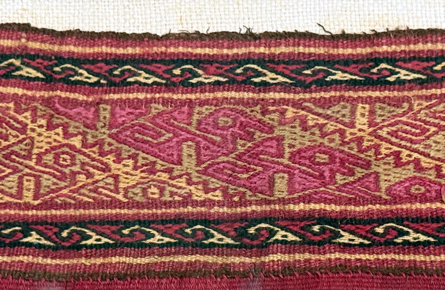 Gerahmtes Pre-Columbianisches Fragment eines gewebten Textils aus der Chimu Chancay Kultur im Angebot 2