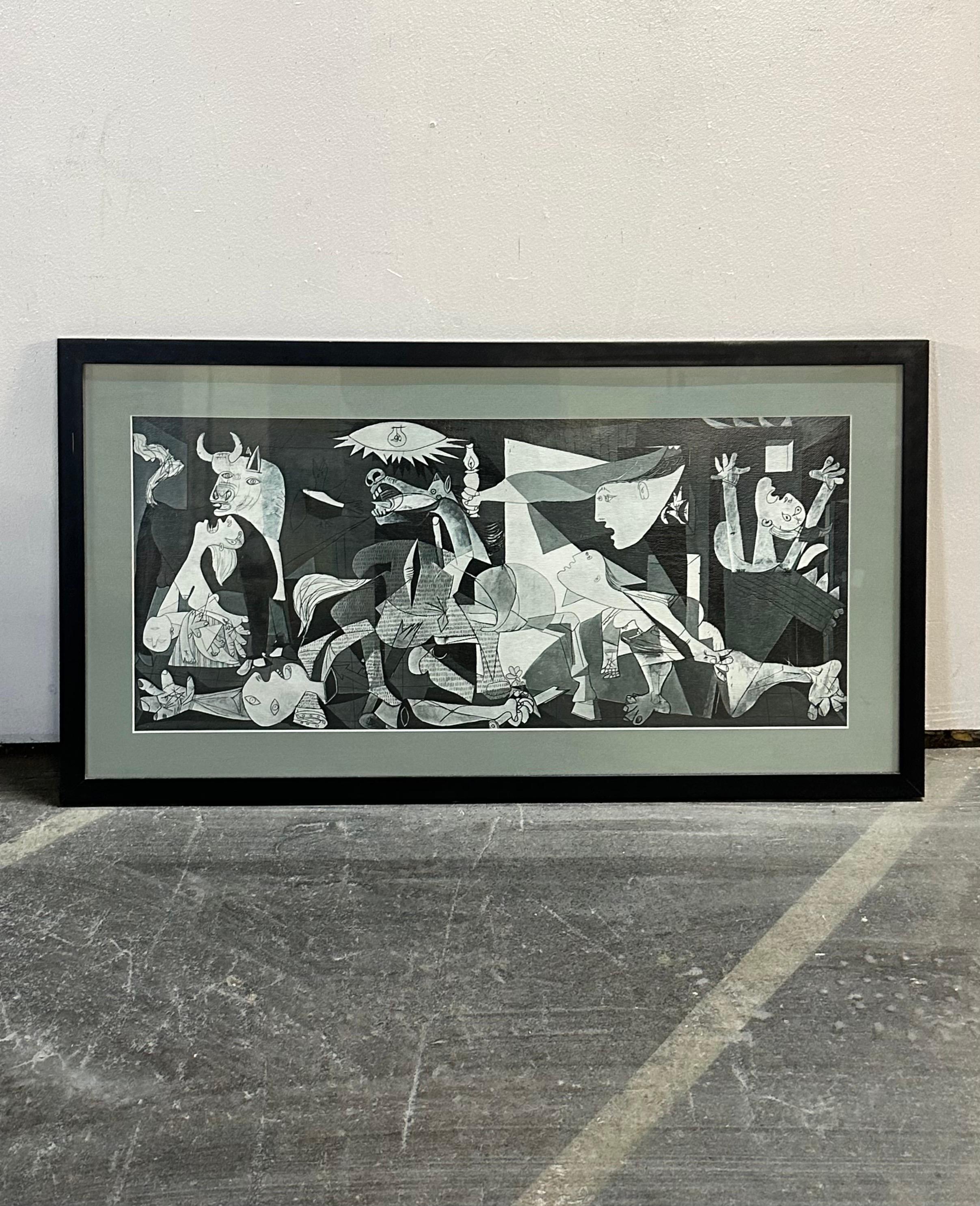 Stampa incorniciata di Guernica di Pablo Picasso In condizioni buone in vendita a Brooklyn, NY