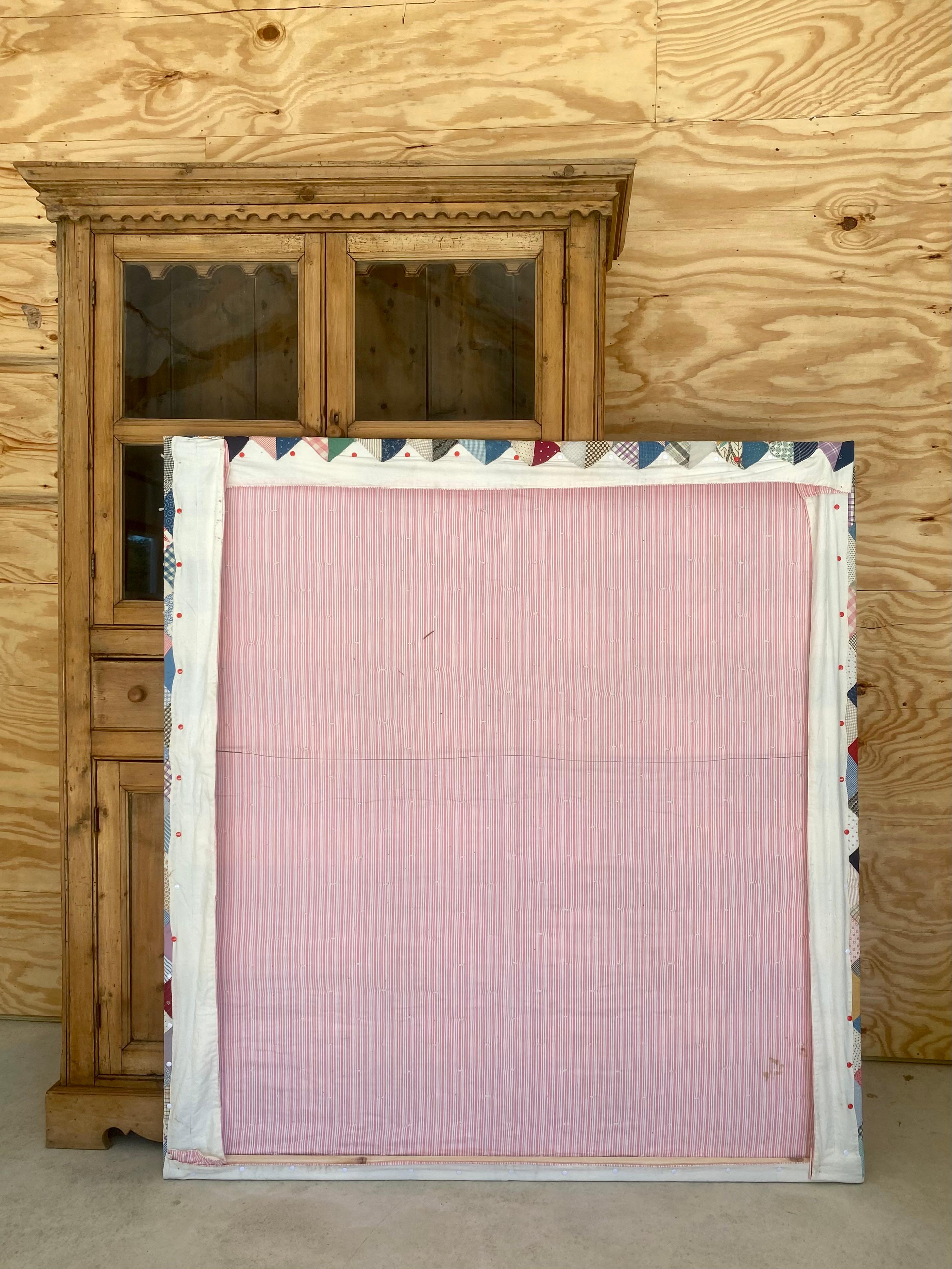 Framed Quilt circa 1950s im Angebot 1