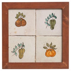Conjunto enmarcado de azulejos catalanes pintados a mano de principios del siglo XX