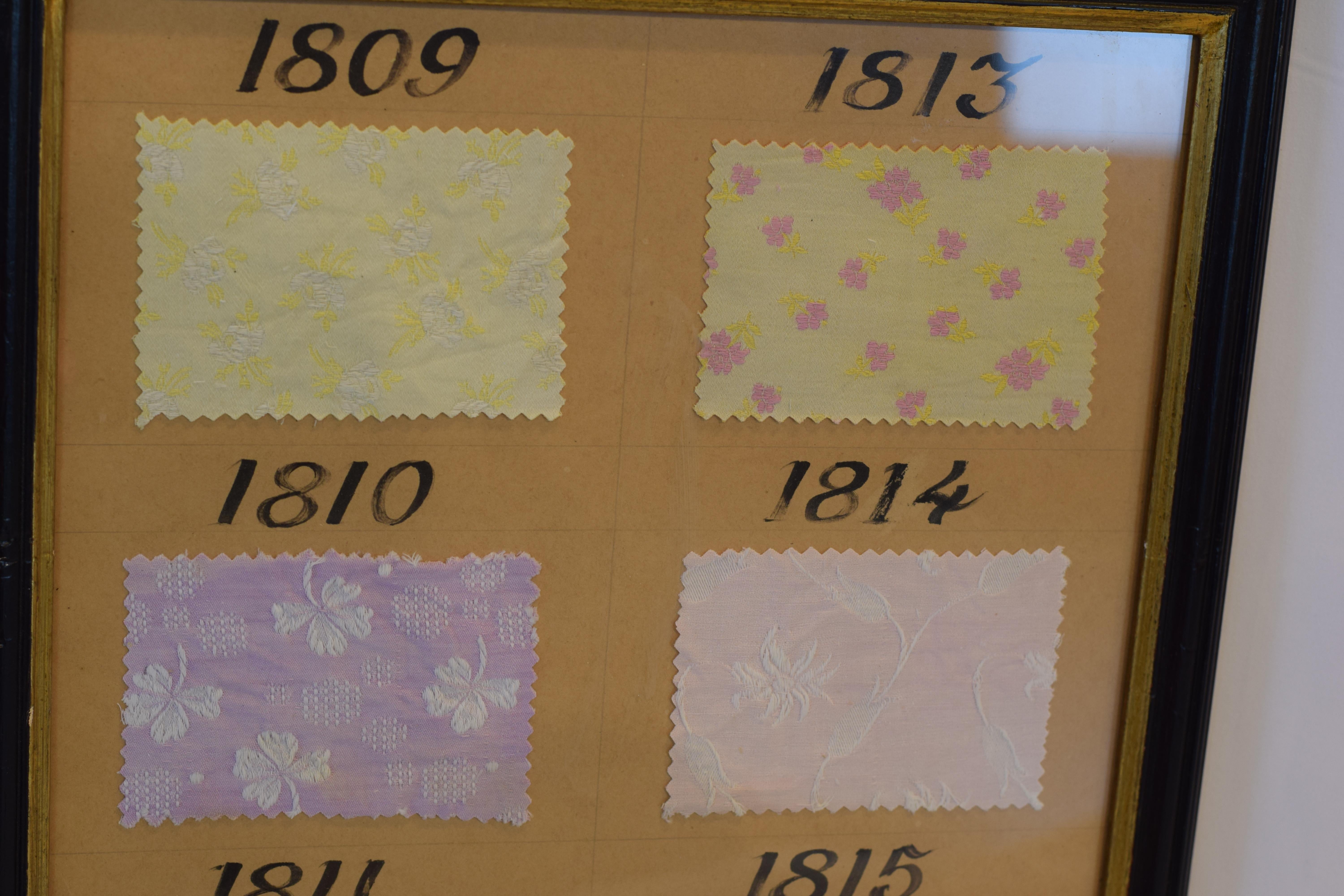 Tissu Echantillon de tissu vintage français encadré en vente