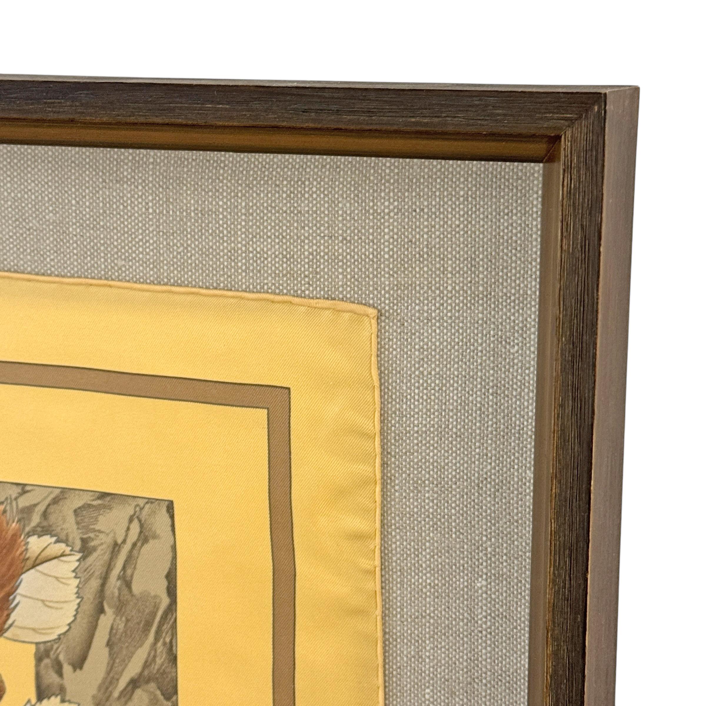 Gerahmter Vintage Hermès 'Casse Noisette' Schal im Zustand „Gut“ im Angebot in Chicago, IL